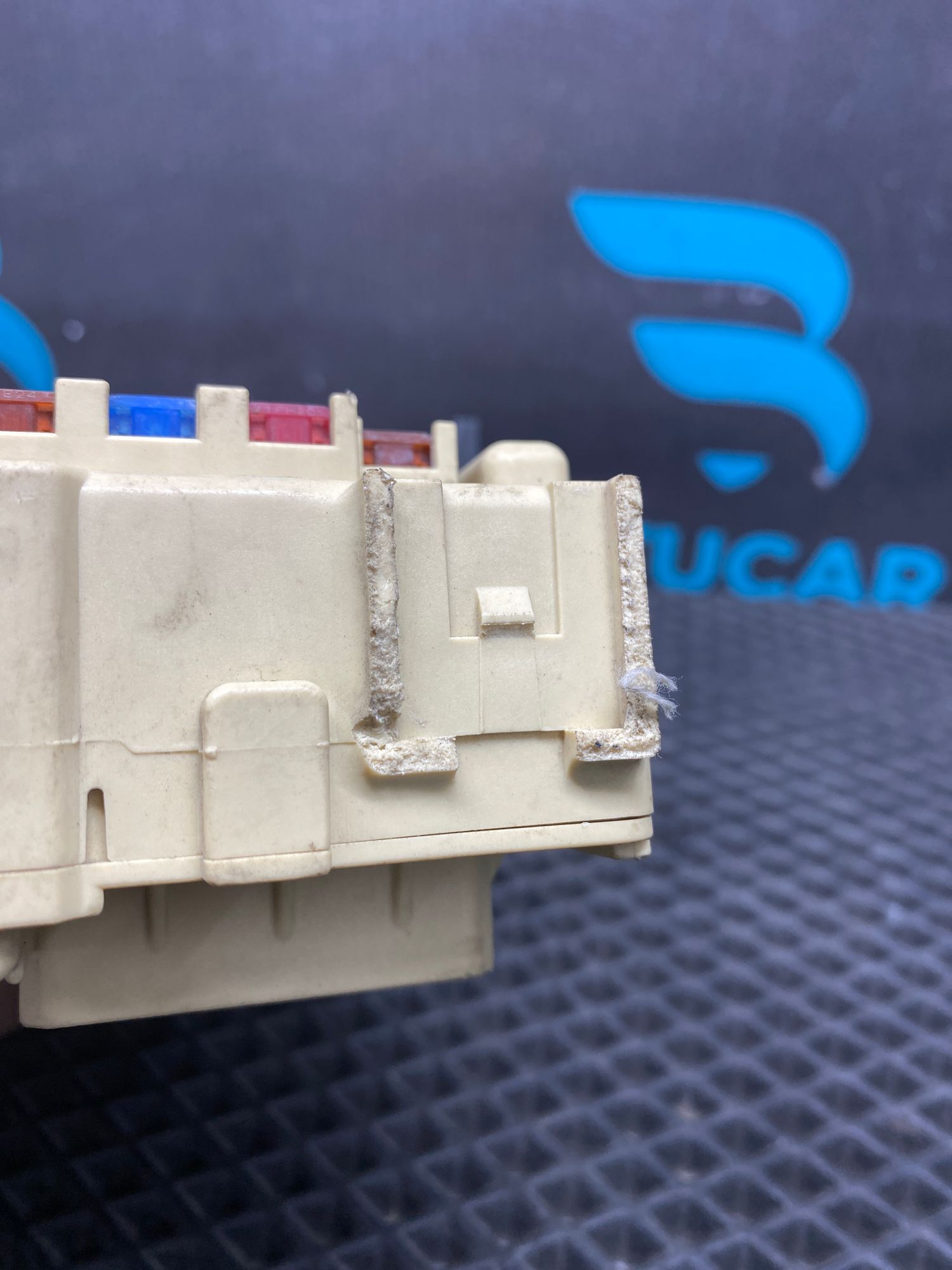 https://ycs.partsauto.market/partsauto-images/thmbs/userImages/c8f07ba63eb5b2f0f6006ea854bf8f7d/part/417bd253-9092-437f-b2d9-5e313bd3a579_1776855182153.jpg