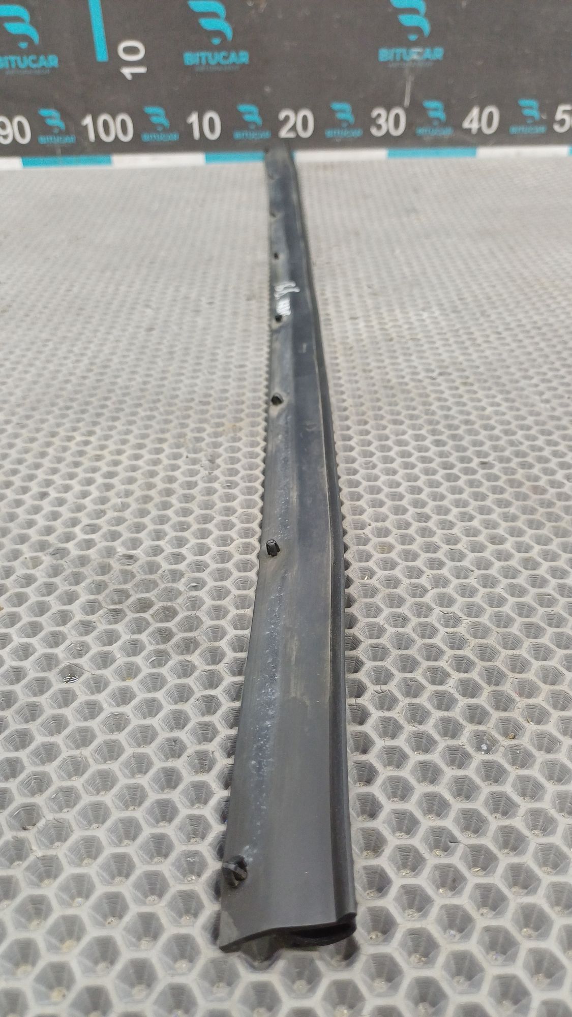 https://ycs.partsauto.market/partsauto-images/thmbs/userImages/c8f07ba63eb5b2f0f6006ea854bf8f7d/part/41b31340-c513-4efd-b718-d1362258c6ea_1777377630393.jpg