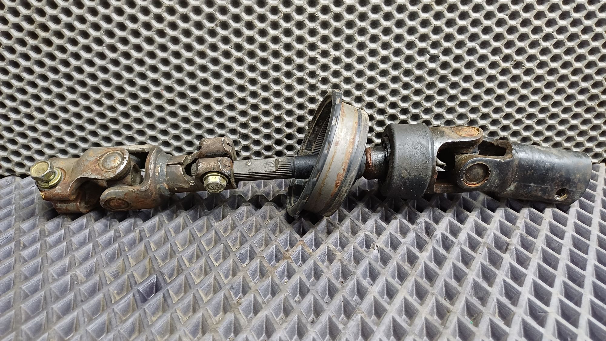 Б/У Кардан рулевой Toyota CARINA E 6 дорест. 1992—1996 1994 Зеленый, 1390 рублей, Краснодар