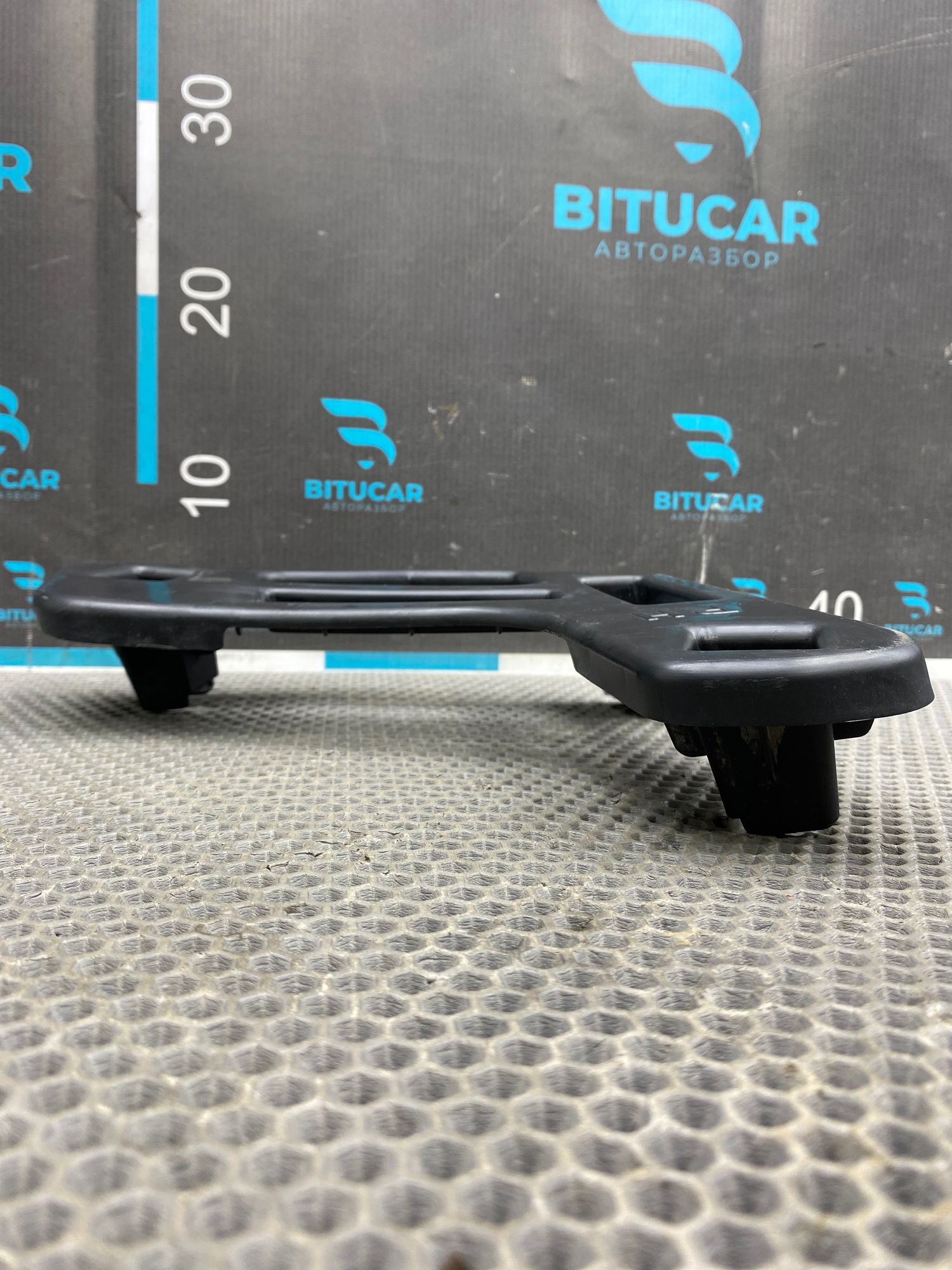 https://ycs.partsauto.market/partsauto-images/thmbs/userImages/c8f07ba63eb5b2f0f6006ea854bf8f7d/part/4233dc52-8c2b-4686-baa1-5aa5c4cb9c9d_1777299879348.jpg