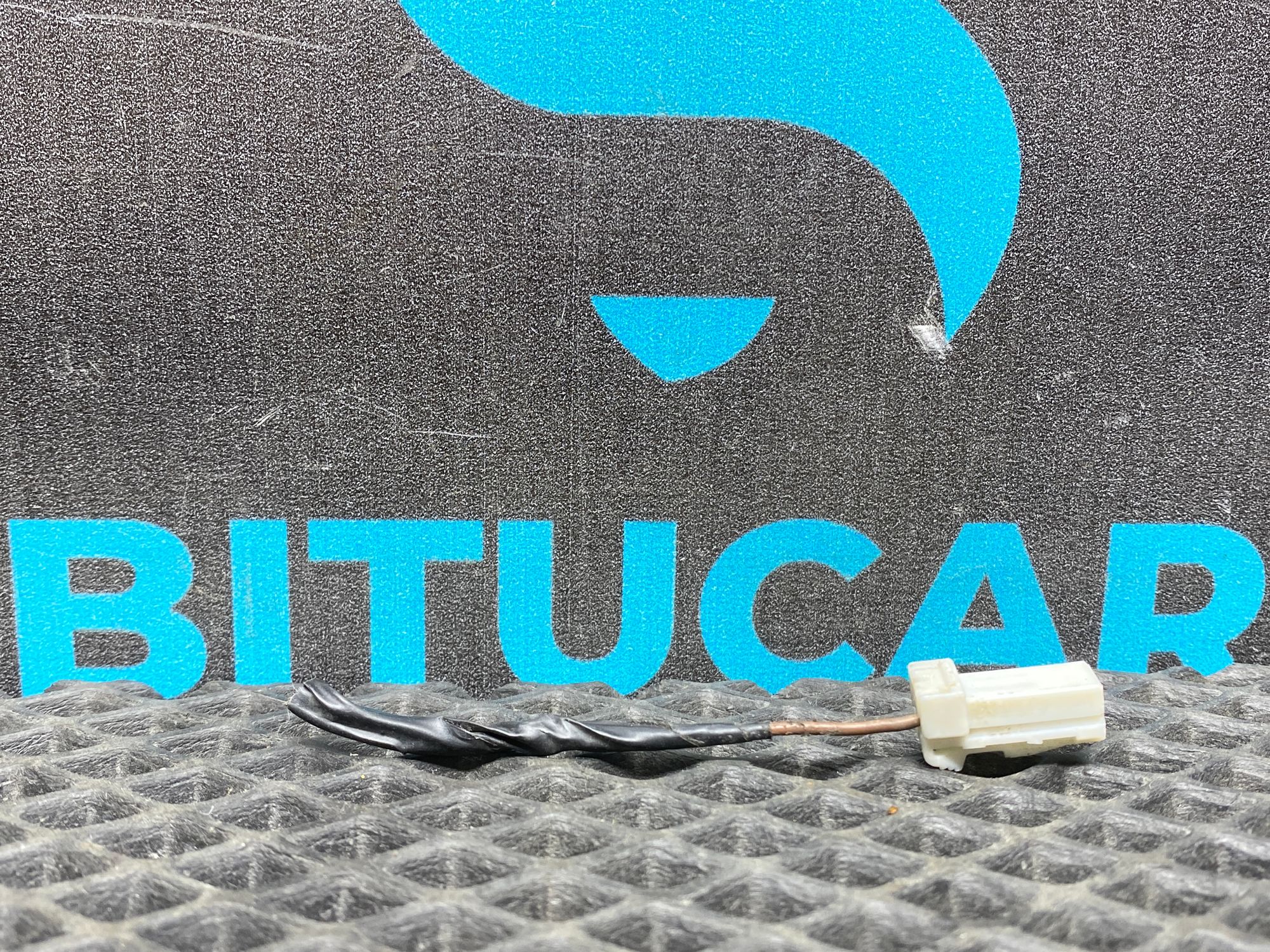 https://ycs.partsauto.market/partsauto-images/thmbs/userImages/c8f07ba63eb5b2f0f6006ea854bf8f7d/part/428ea090-39da-4d25-a42b-bf51cfa4857b_1776947359301.jpg