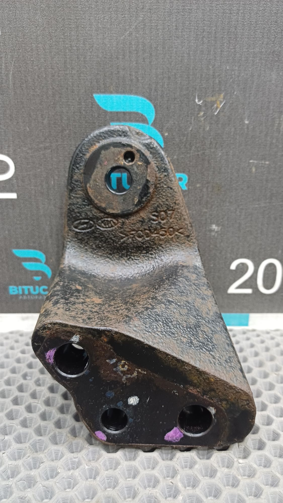 https://ycs.partsauto.market/partsauto-images/thmbs/userImages/c8f07ba63eb5b2f0f6006ea854bf8f7d/part/429638ab-152b-4608-8c0a-b9a8ff5e0ac5_1777378677324.jpg