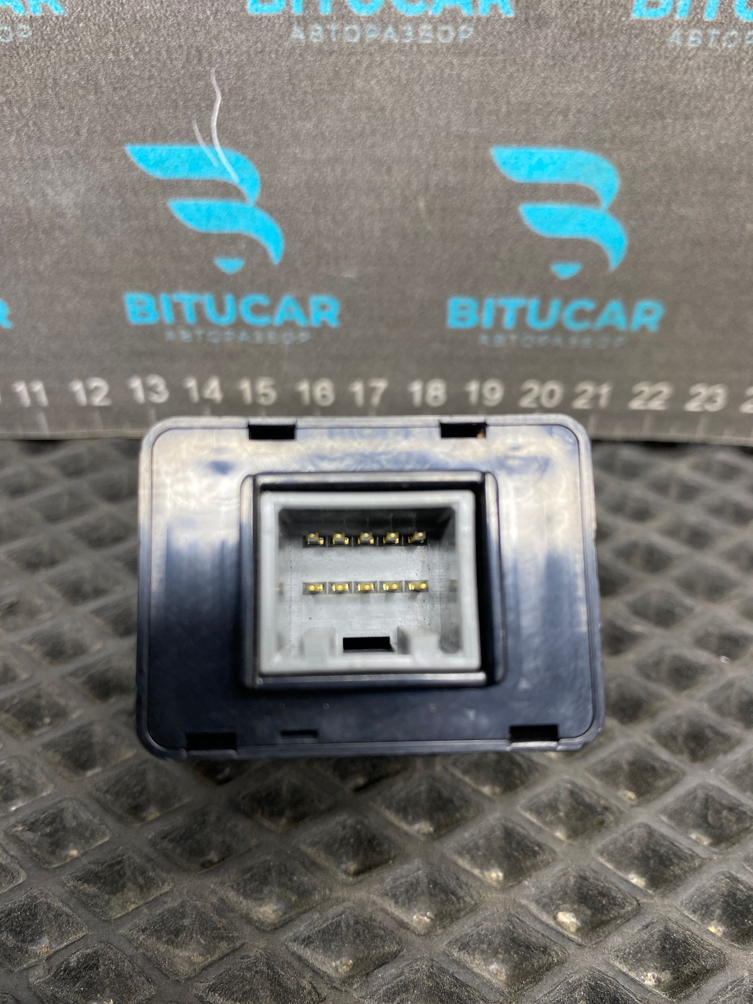 https://ycs.partsauto.market/partsauto-images/thmbs/userImages/c8f07ba63eb5b2f0f6006ea854bf8f7d/part/42aef98d-b36b-46a1-9f49-7fa47678f379_1777550628336.jpg