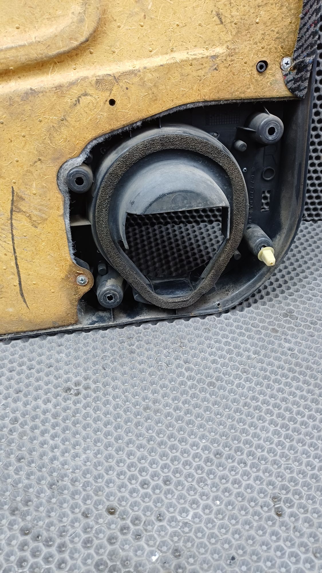 Б/У Обшивка двери передней правой Toyota CARINA E 6 дорест. 1992—1996 1994 Зеленый, 1790 рублей, Краснодар