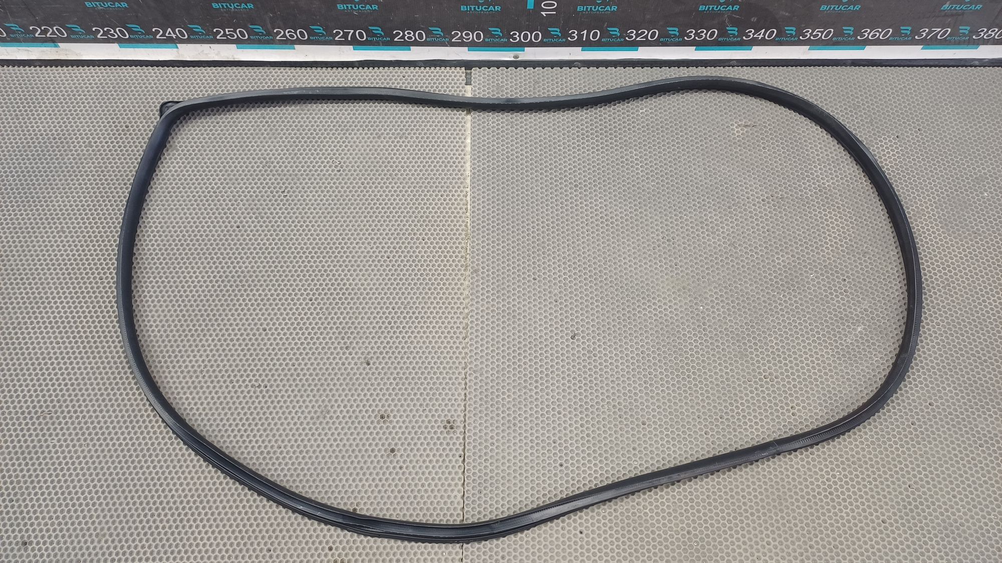 https://ycs.partsauto.market/partsauto-images/thmbs/userImages/c8f07ba63eb5b2f0f6006ea854bf8f7d/part/43297c0c-854e-46ba-865b-bd42e052045e_1777206938128.jpg
