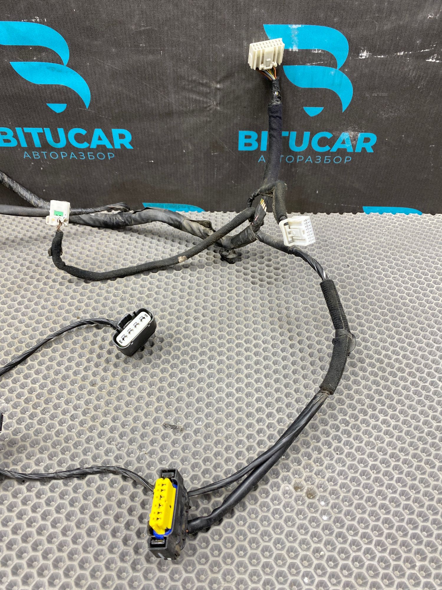 https://ycs.partsauto.market/partsauto-images/thmbs/userImages/c8f07ba63eb5b2f0f6006ea854bf8f7d/part/436b120c-d6ea-4f89-a8e4-b5c72602790d_1776949298654.jpg