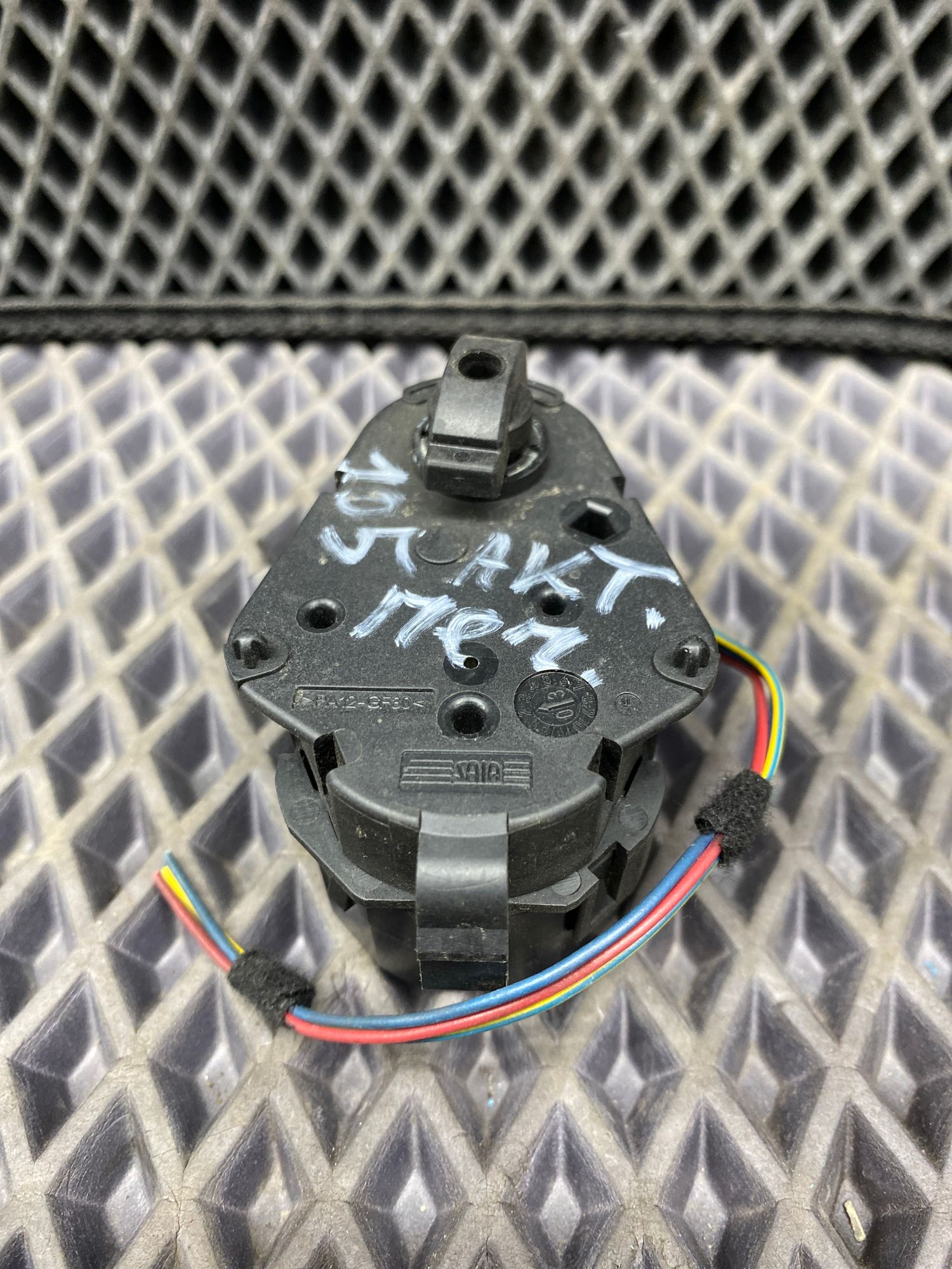 Б/У Сервопривод заслонок отопителя BMW 7-Series 4 дорест. 2001—2005 2003 Черный, 890 рублей, Краснодар