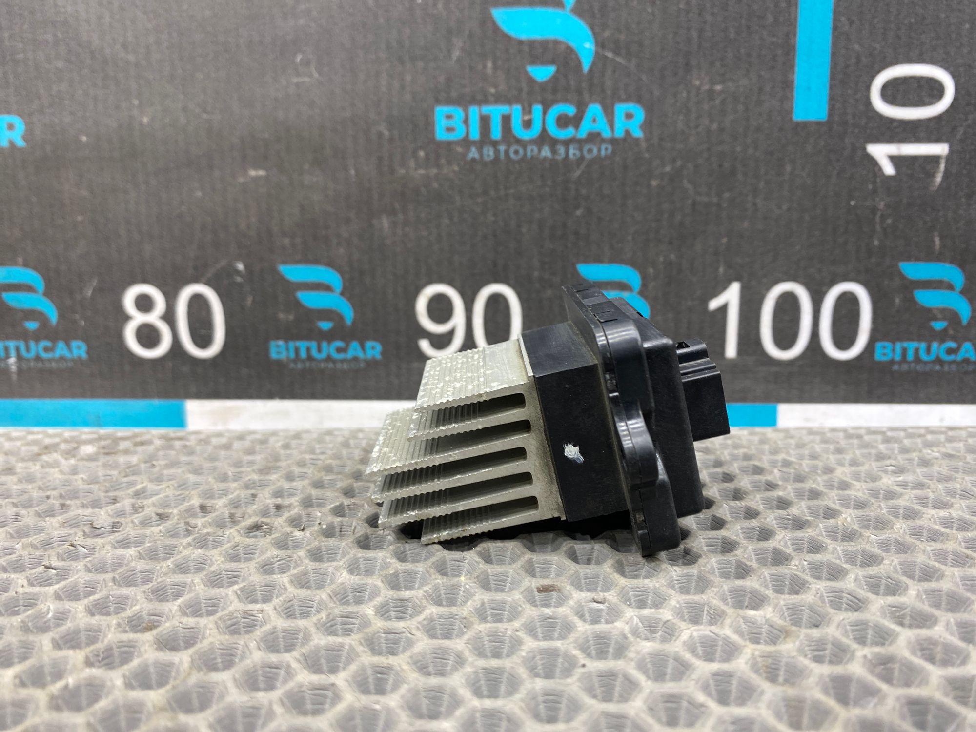 https://ycs.partsauto.market/partsauto-images/thmbs/userImages/c8f07ba63eb5b2f0f6006ea854bf8f7d/part/443c9bbb-a931-4184-b0fd-997afc3b2bec_1769010400832.jpg