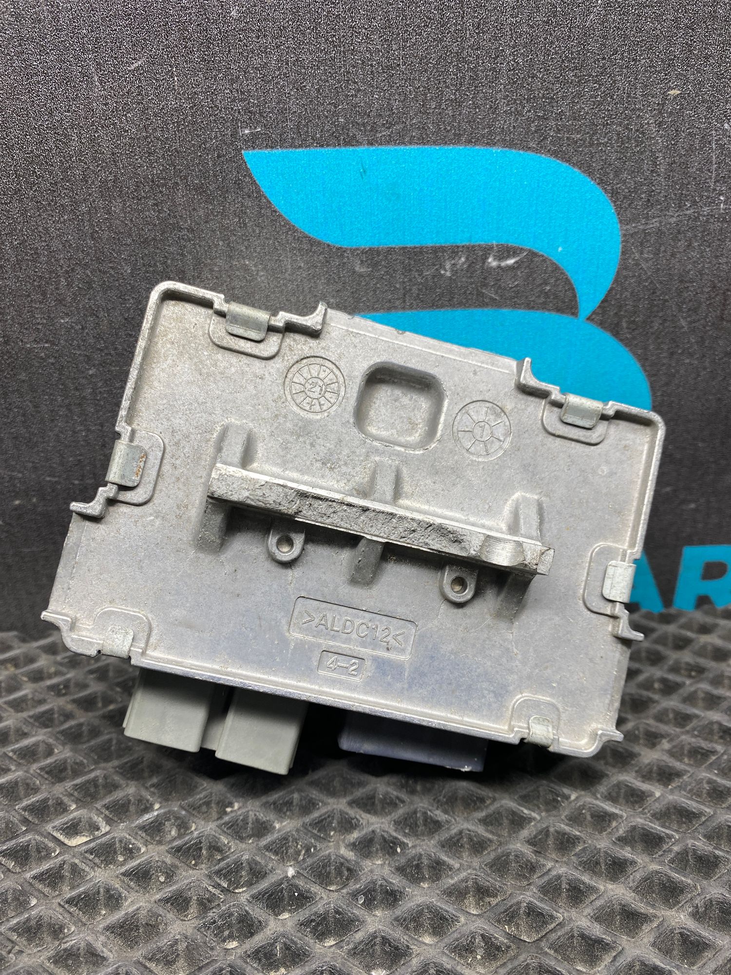 https://ycs.partsauto.market/partsauto-images/thmbs/userImages/c8f07ba63eb5b2f0f6006ea854bf8f7d/part/453ef118-63cd-4a52-80bc-e4832fa273fa_1776872642527.jpg
