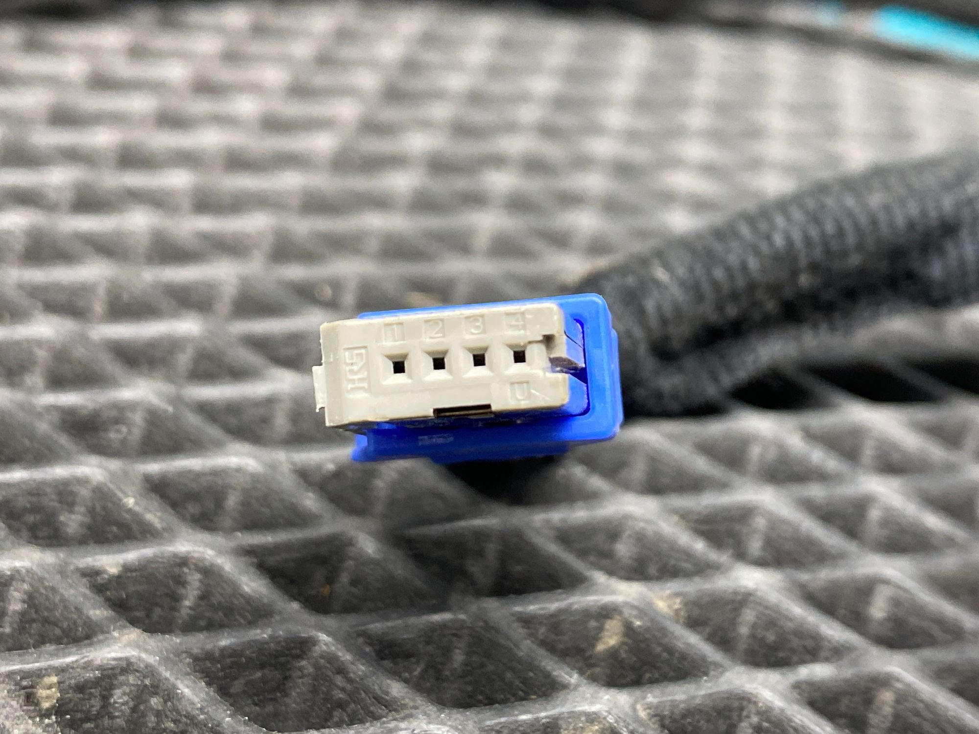 https://ycs.partsauto.market/partsauto-images/thmbs/userImages/c8f07ba63eb5b2f0f6006ea854bf8f7d/part/45900a27-3700-42f1-afb9-bbf5e2675a79_1777726086616.jpg