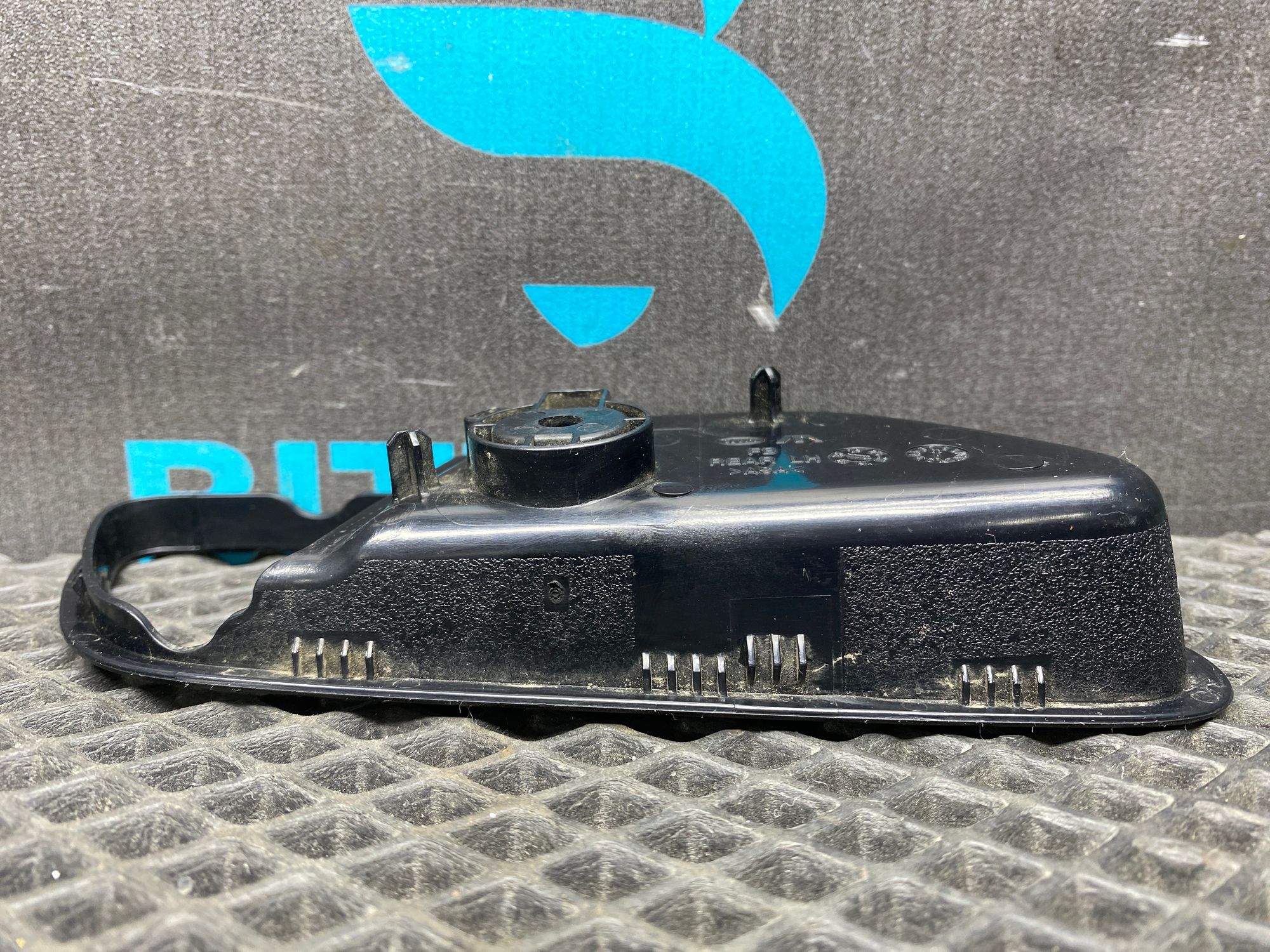 https://ycs.partsauto.market/partsauto-images/thmbs/userImages/c8f07ba63eb5b2f0f6006ea854bf8f7d/part/4596b4cd-809a-484c-9949-218154b0fad5_1776928806995.jpg