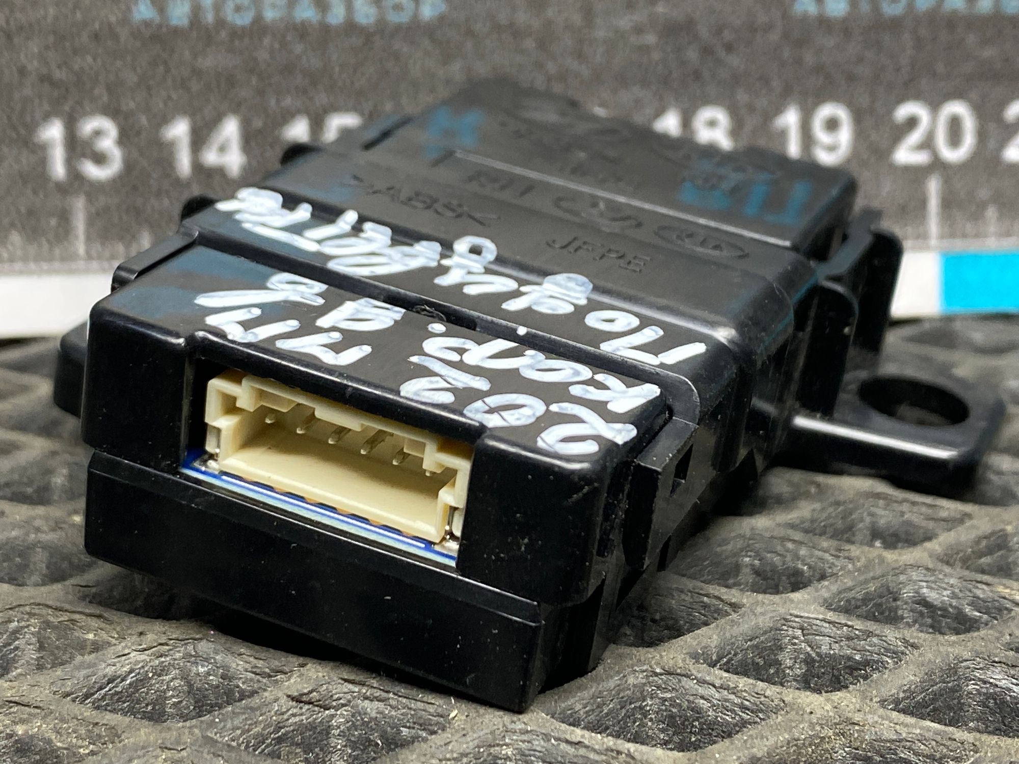https://ycs.partsauto.market/partsauto-images/thmbs/userImages/c8f07ba63eb5b2f0f6006ea854bf8f7d/part/459f2164-09c8-4194-b5a7-d981179f8ba0_1777634599248.jpg