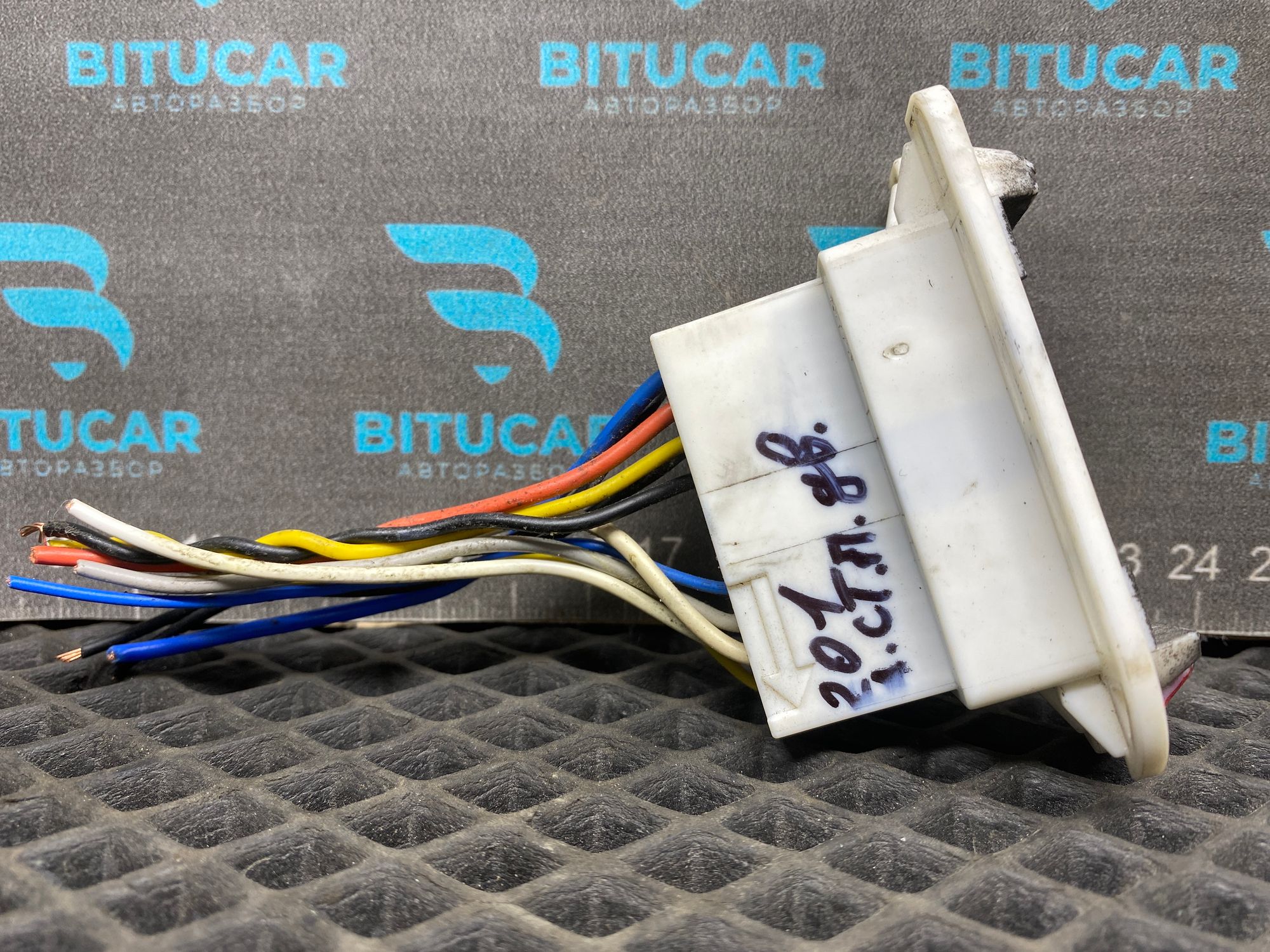 https://ycs.partsauto.market/partsauto-images/thmbs/userImages/c8f07ba63eb5b2f0f6006ea854bf8f7d/part/45a01205-73e6-4305-ba75-124e60309506_1777469362189.jpg