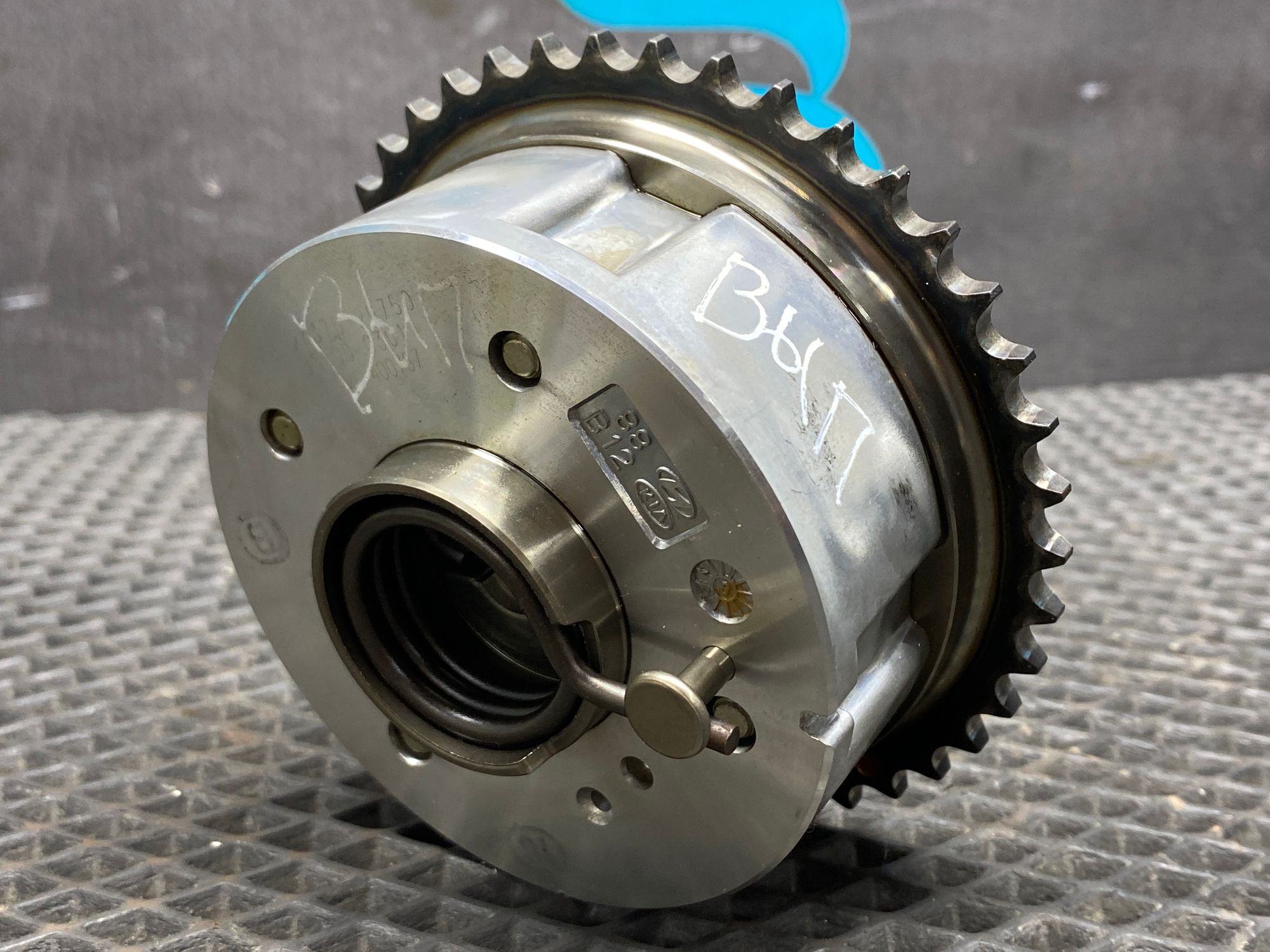 https://ycs.partsauto.market/partsauto-images/thmbs/userImages/c8f07ba63eb5b2f0f6006ea854bf8f7d/part/465e4aa2-91ab-4ac8-b611-3ea3227f8555_1777207315461.jpg