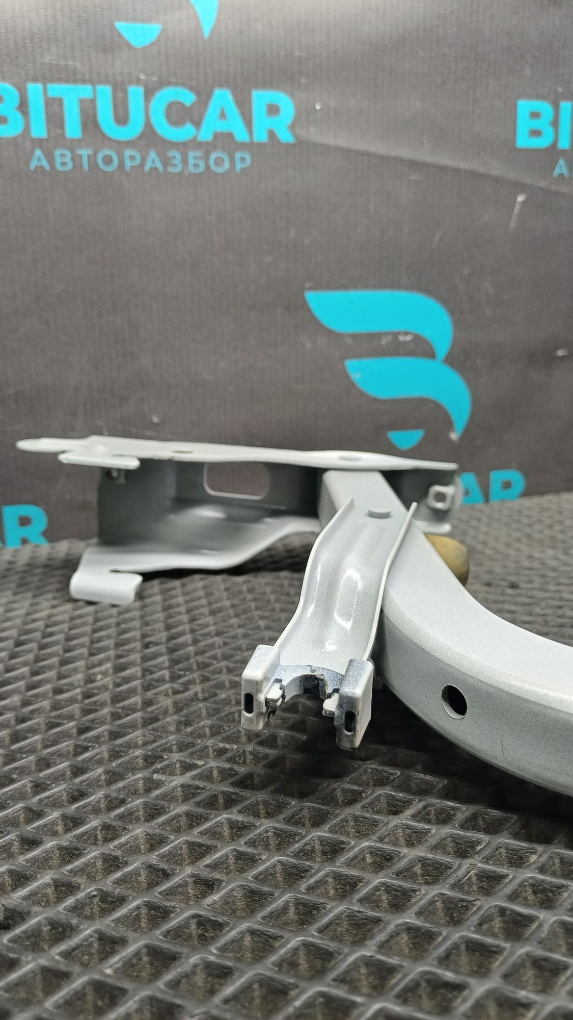 https://ycs.partsauto.market/partsauto-images/thmbs/userImages/c8f07ba63eb5b2f0f6006ea854bf8f7d/part/476a1b2c-bf91-4607-b1a4-84fe4af9a971_1776869388495.jpg
