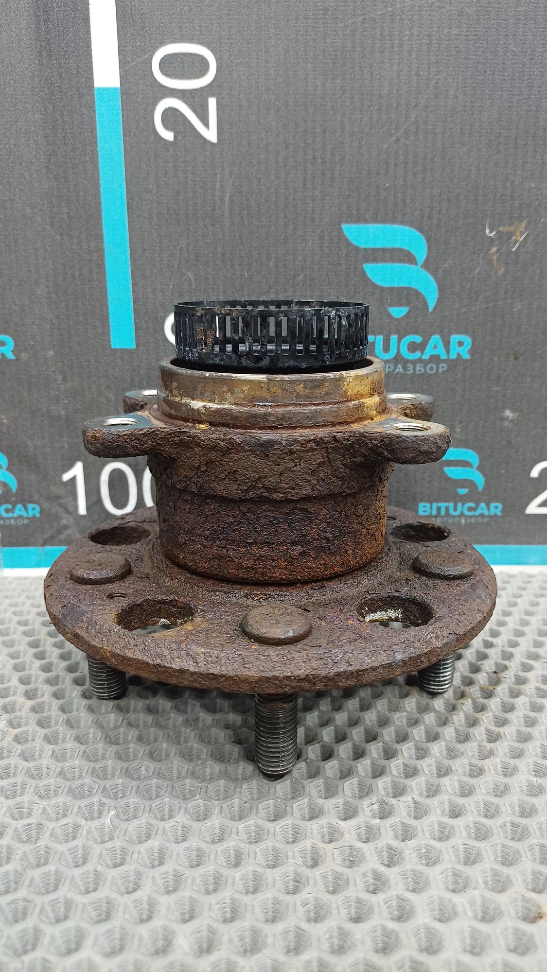 https://ycs.partsauto.market/partsauto-images/thmbs/userImages/c8f07ba63eb5b2f0f6006ea854bf8f7d/part/477779ba-5371-47f3-93d8-71e9f2de5aee_1777290425899.jpg