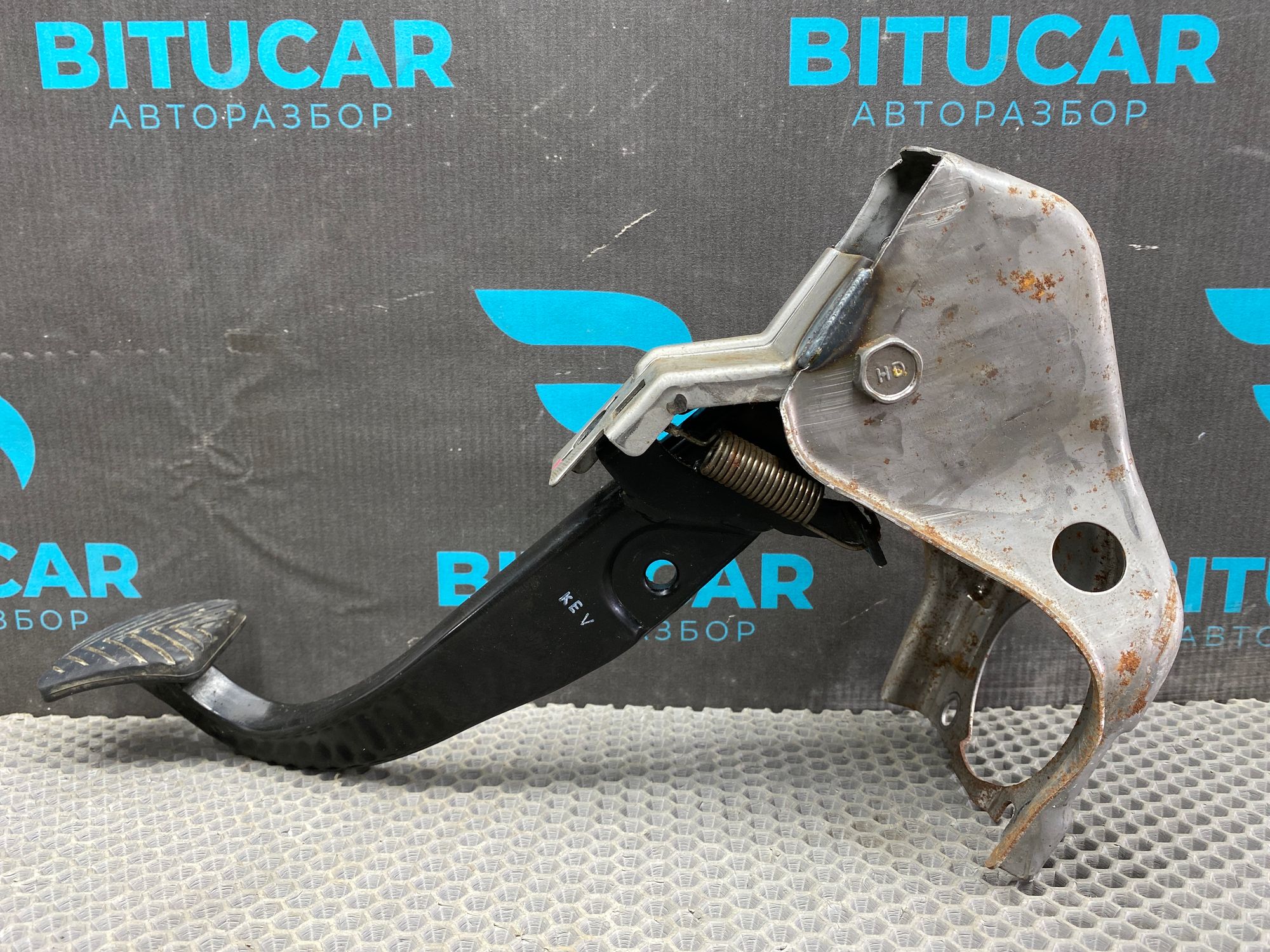 https://ycs.partsauto.market/partsauto-images/thmbs/userImages/c8f07ba63eb5b2f0f6006ea854bf8f7d/part/48073434-1fc7-4508-ba94-065aa4de06de_1777551053915.jpg