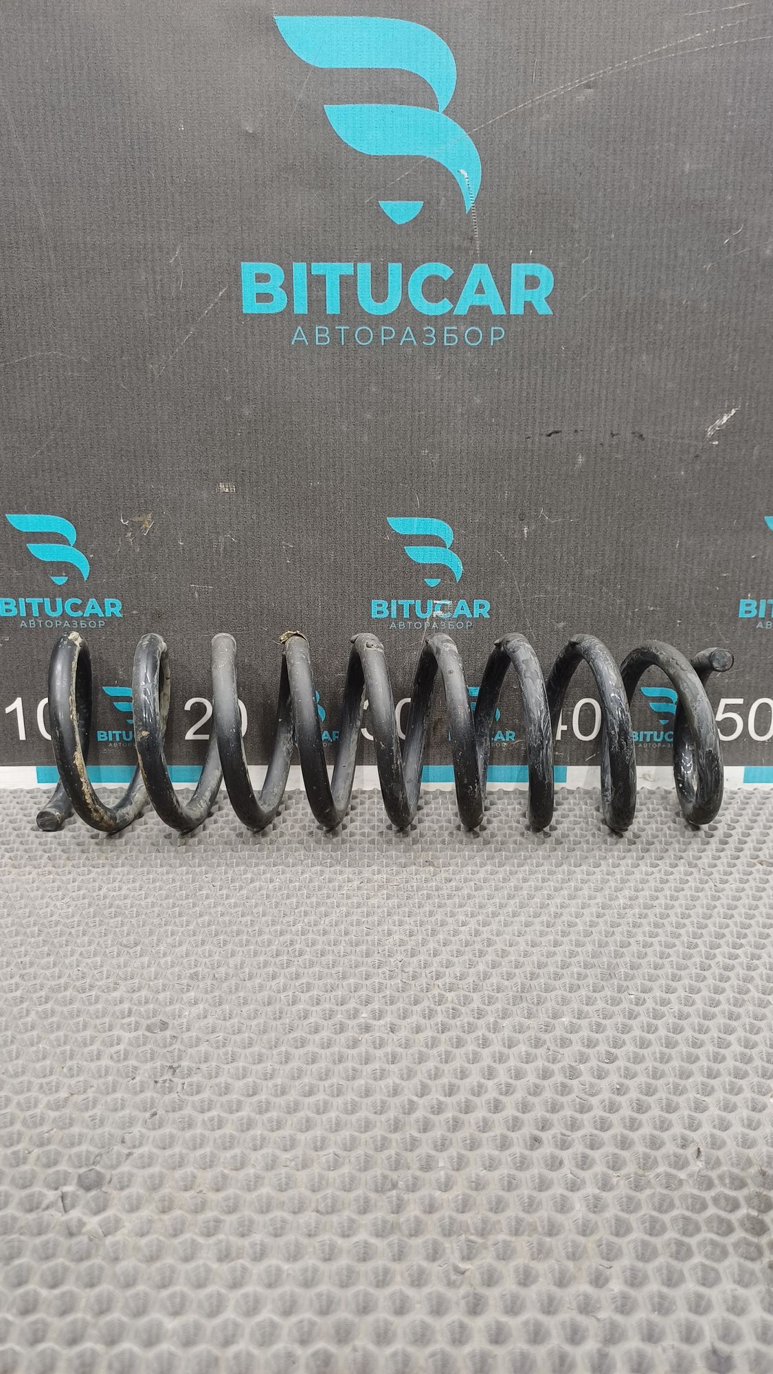 https://ycs.partsauto.market/partsauto-images/thmbs/userImages/c8f07ba63eb5b2f0f6006ea854bf8f7d/part/48189040-fd07-4280-8fca-a22e3085d732_1777363270128.jpg
