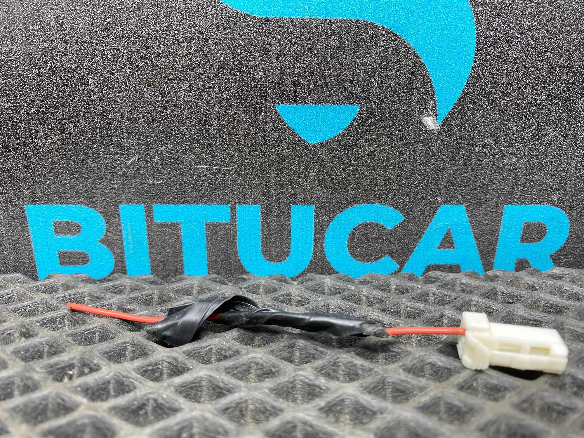 https://ycs.partsauto.market/partsauto-images/thmbs/userImages/c8f07ba63eb5b2f0f6006ea854bf8f7d/part/48192dd4-6a66-4909-ae8d-d1f647784ba4_1776945013942.jpg