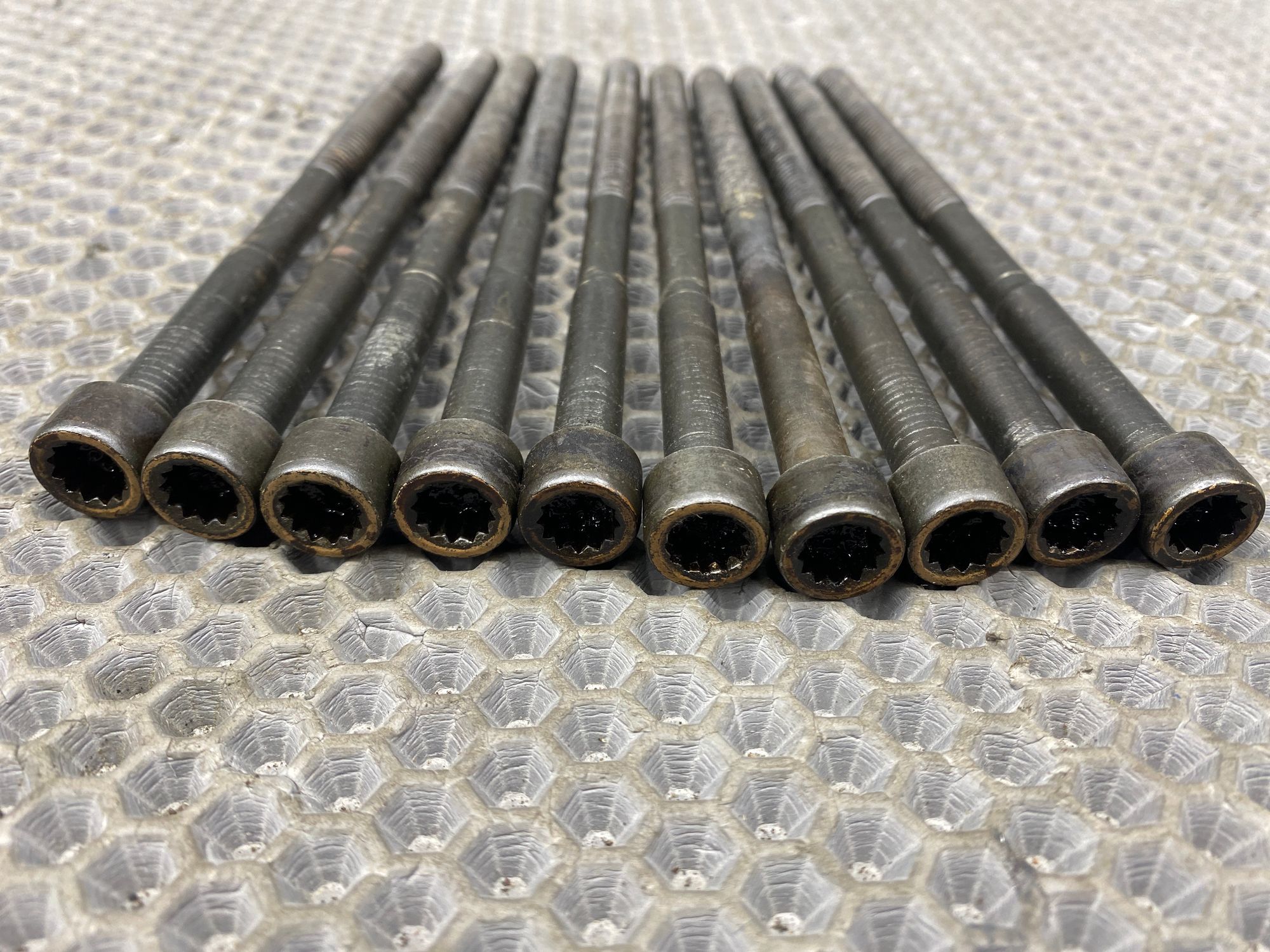 Б/У Болты головки блока цилиндров  КОМПЛЕКТ Hyundai Solaris 1 2014 Белый, 990 рублей, Краснодар