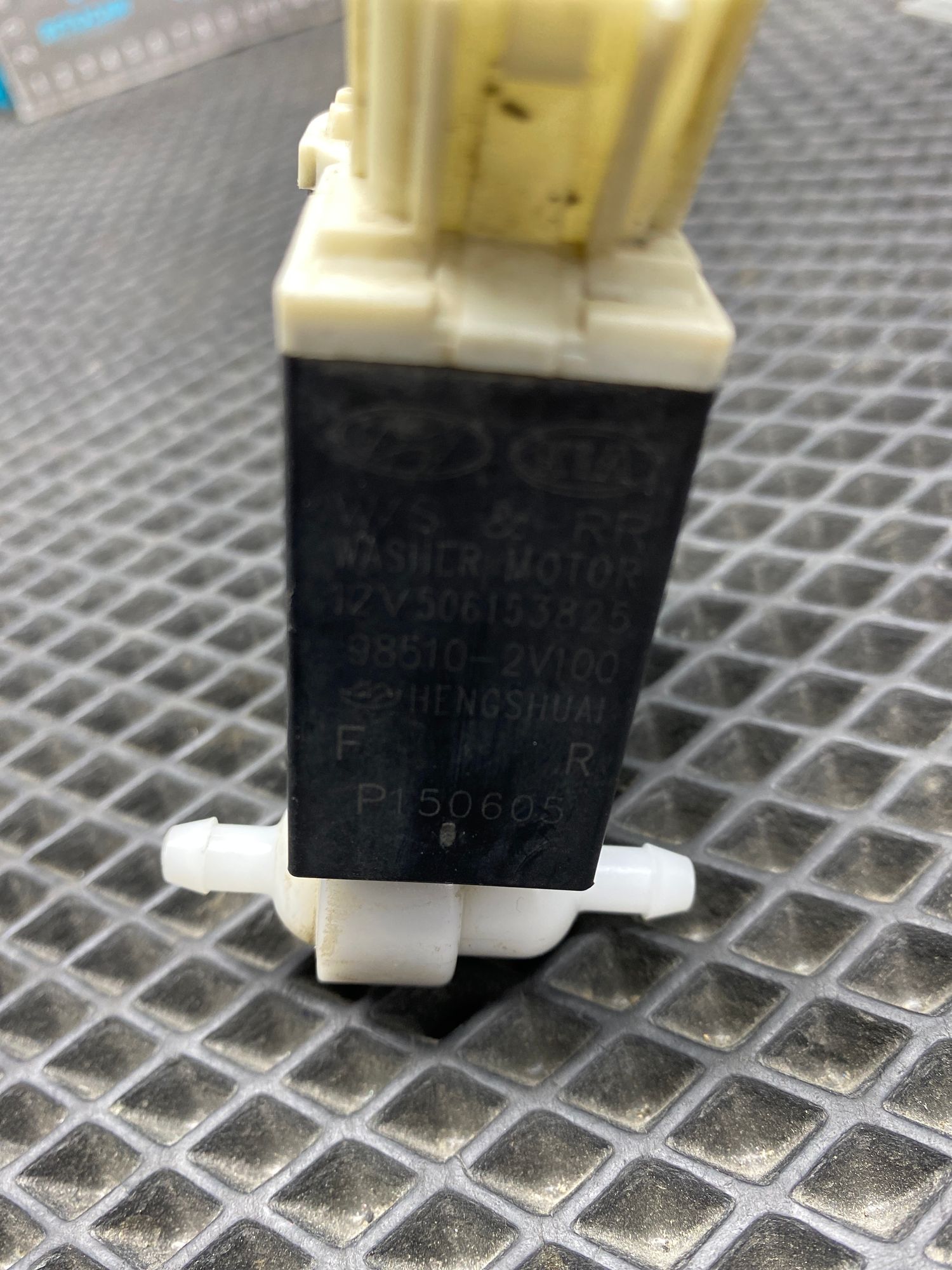 https://ycs.partsauto.market/partsauto-images/thmbs/userImages/c8f07ba63eb5b2f0f6006ea854bf8f7d/part/486a61bc-8090-42b7-b847-afe89b142489_1777552770379.jpg
