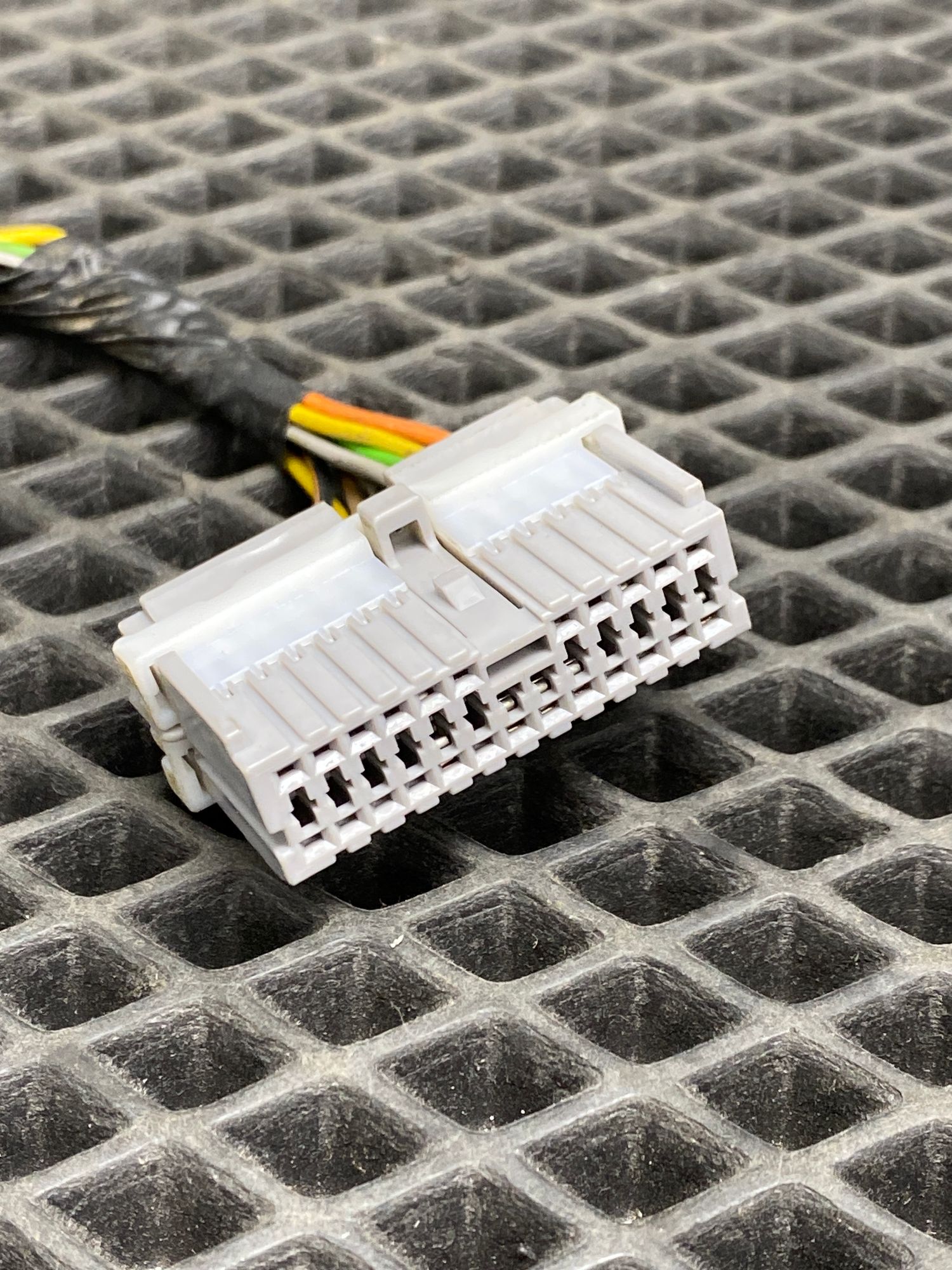 Б/У Фишка блока сигнализации Kia Ceed 2 JD (G4FG) 1.6L MT 2012 Универсал, 499 рублей, Краснодар