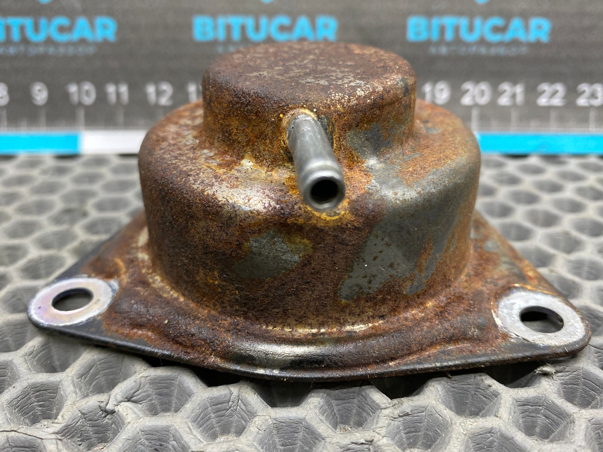 https://ycs.partsauto.market/partsauto-images/thmbs/userImages/c8f07ba63eb5b2f0f6006ea854bf8f7d/part/493786cc-3f06-449f-b358-c335ae4955a1_1777817455765.jpg
