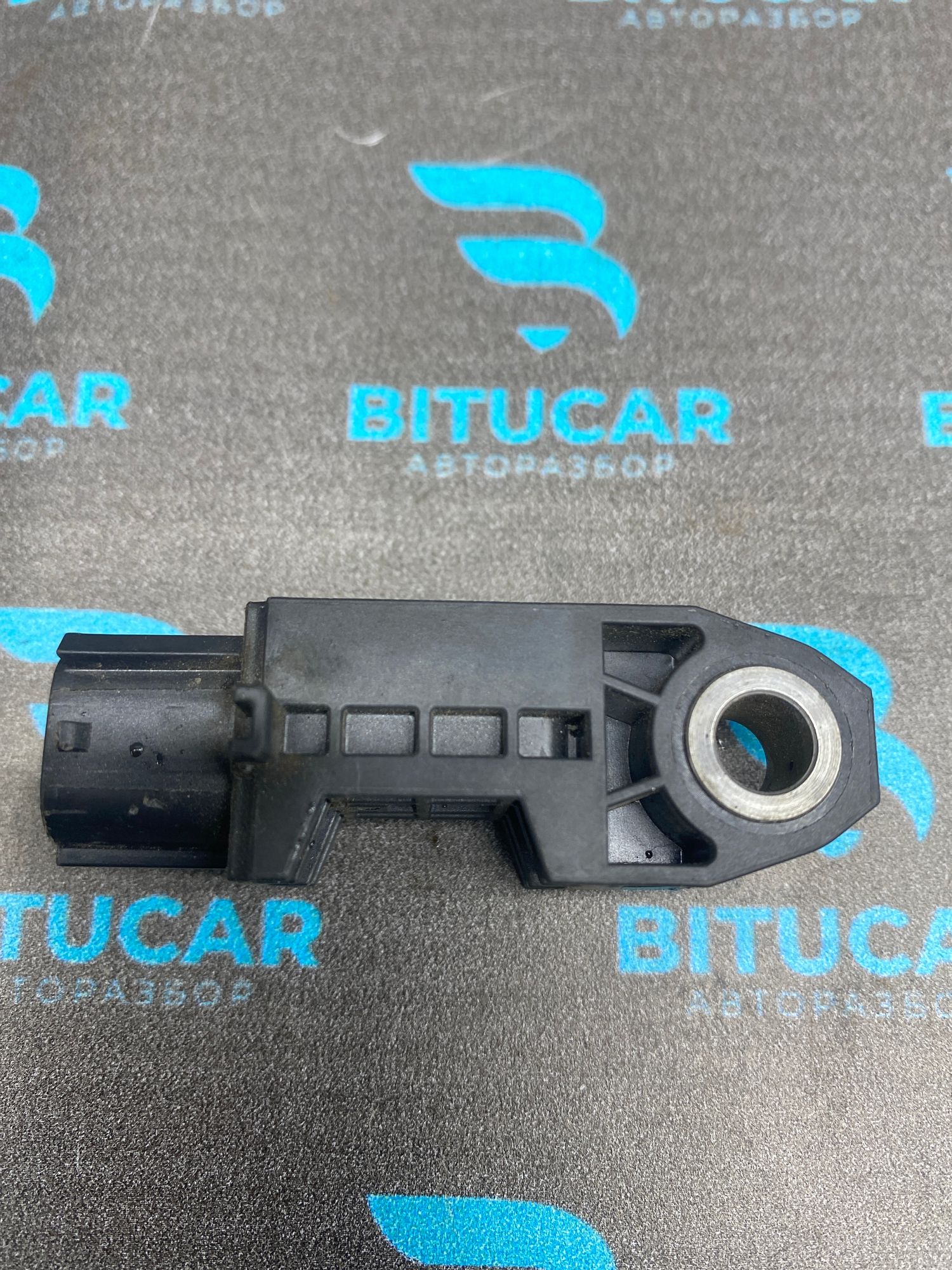 https://ycs.partsauto.market/partsauto-images/thmbs/userImages/c8f07ba63eb5b2f0f6006ea854bf8f7d/part/49810dc7-be68-41b5-a3e5-0bd44b86830a_1772272420438.jpg