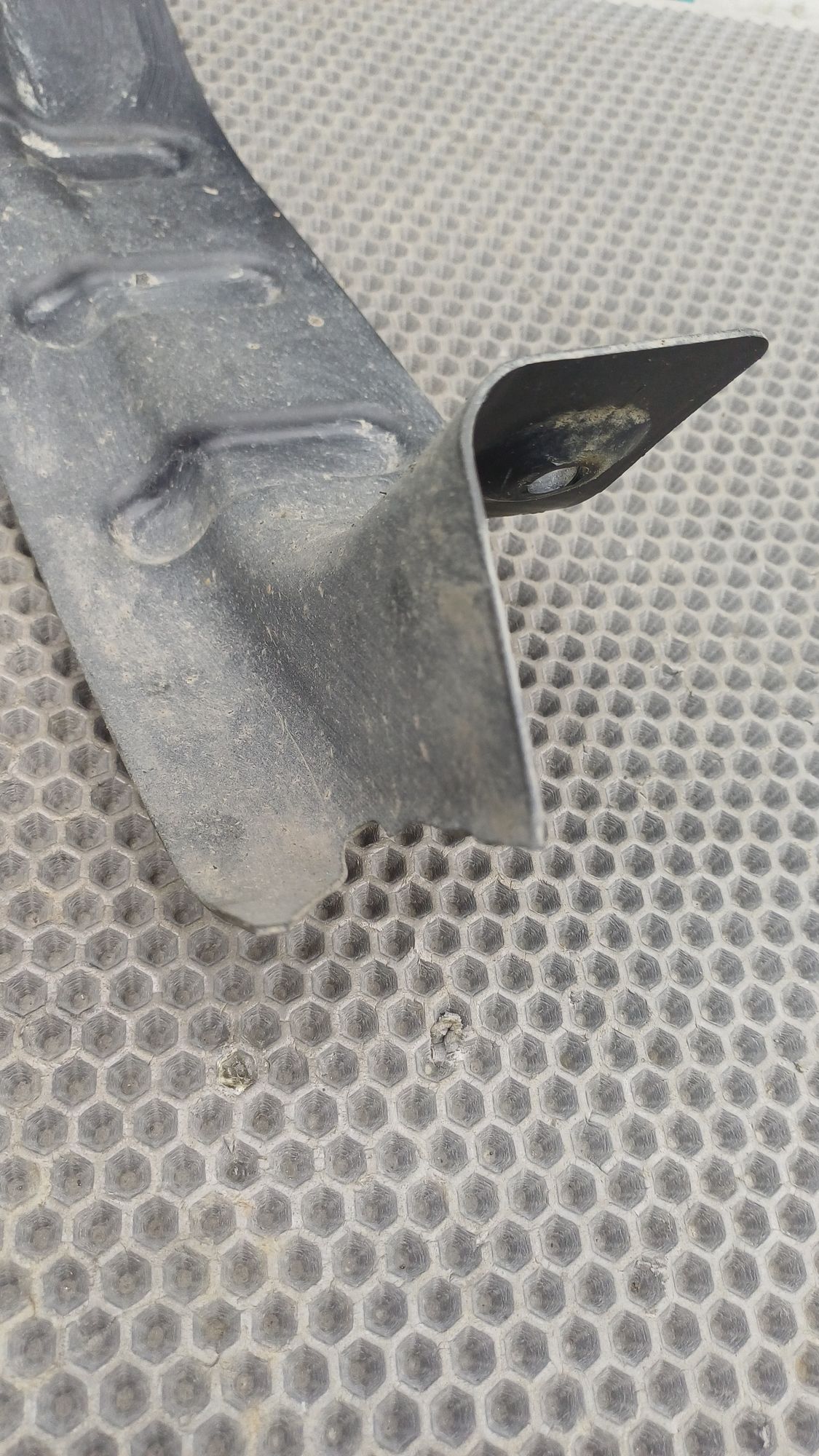 https://ycs.partsauto.market/partsauto-images/thmbs/userImages/c8f07ba63eb5b2f0f6006ea854bf8f7d/part/49837413-482b-40d4-8e99-3983d3b02736_1777303836856.jpg