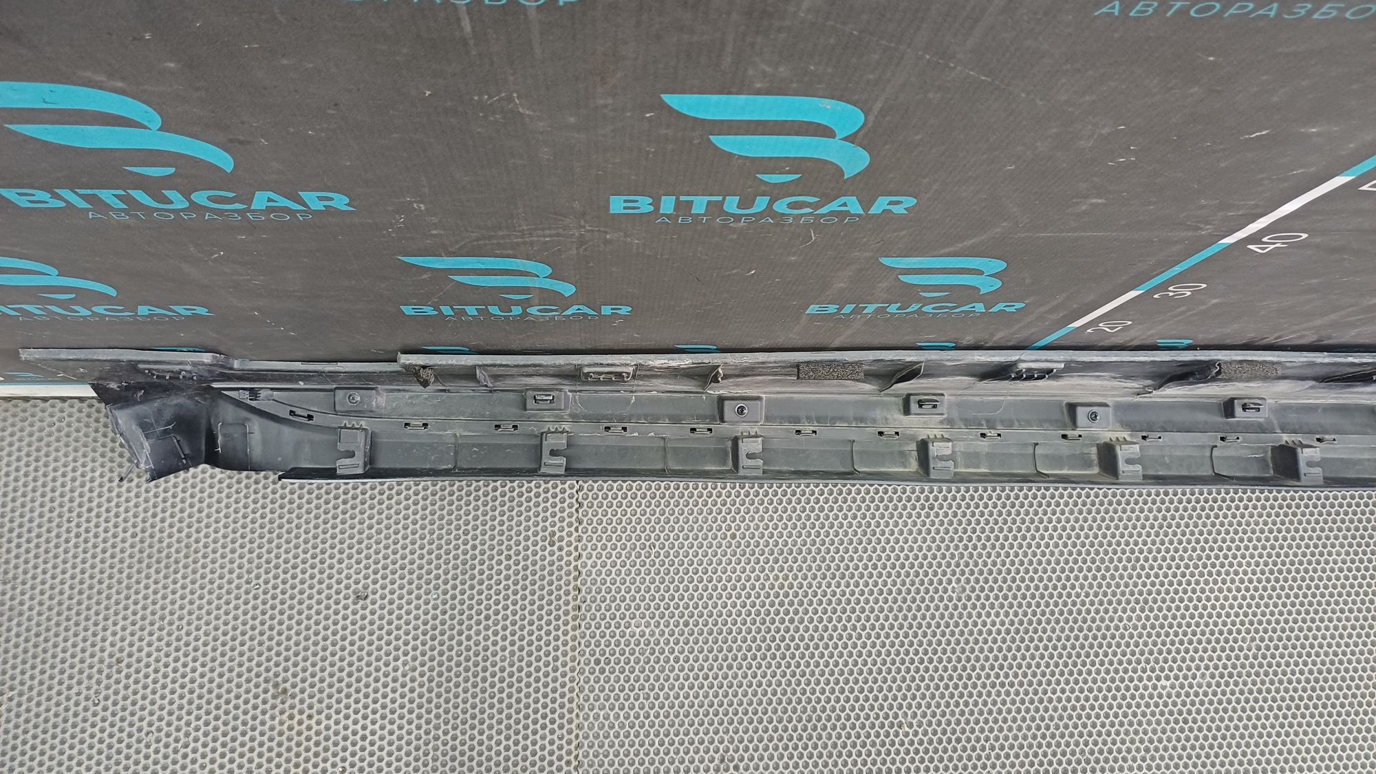 https://ycs.partsauto.market/partsauto-images/thmbs/userImages/c8f07ba63eb5b2f0f6006ea854bf8f7d/part/499a55cc-2264-435c-bbfd-62330fcb03ec_1777460838630.jpg