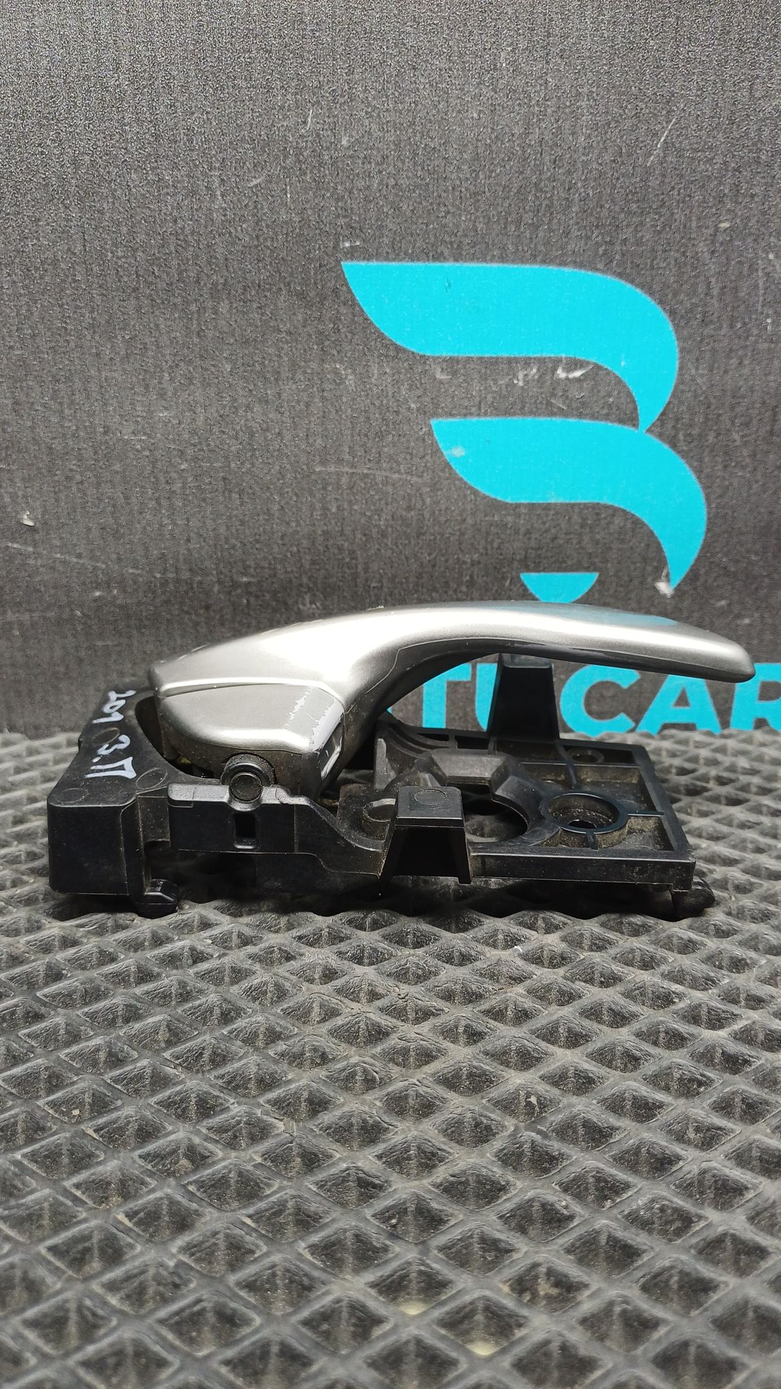 https://ycs.partsauto.market/partsauto-images/thmbs/userImages/c8f07ba63eb5b2f0f6006ea854bf8f7d/part/49a5d745-7a47-4284-a3ba-89bc2c5c386d_1776846022913.jpg