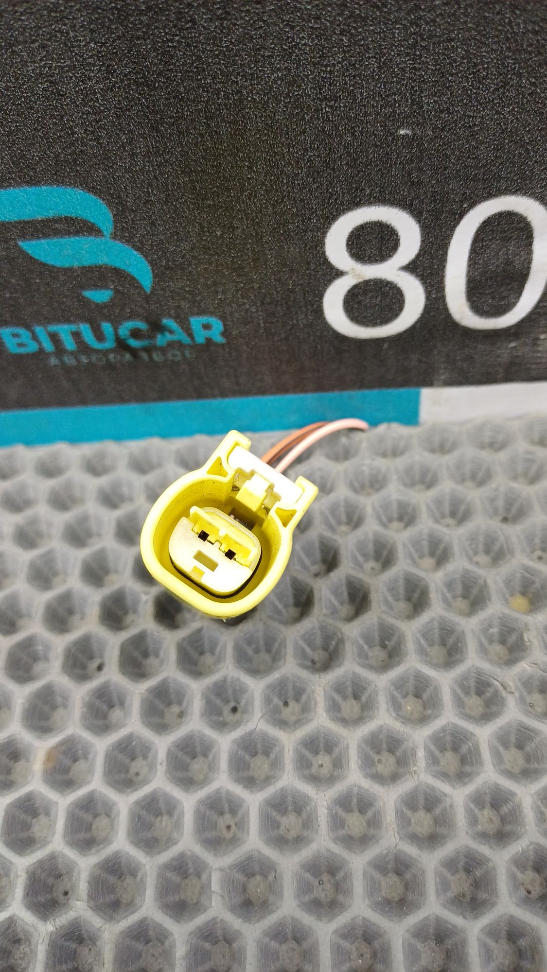 Б/У Фишка проводки сидения переднего правого Kia Ceed 2 JD (G4FG) 1.6L MT 2015 Хэтчбек, 499 рублей, Краснодар