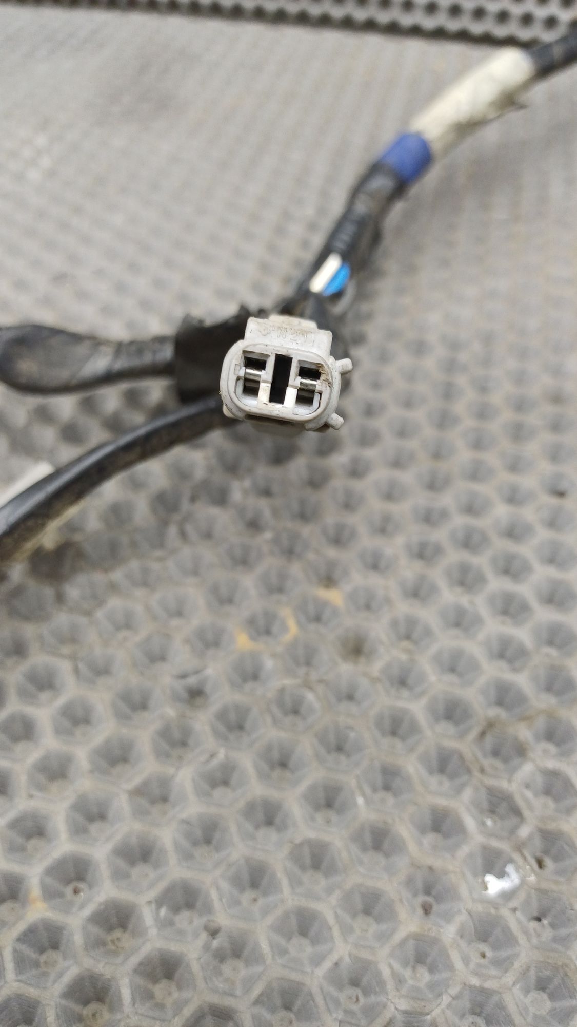 https://ycs.partsauto.market/partsauto-images/thmbs/userImages/c8f07ba63eb5b2f0f6006ea854bf8f7d/part/4c1a5ac7-4031-4ec3-85d8-86e886a0ae10_1774343388036.jpg