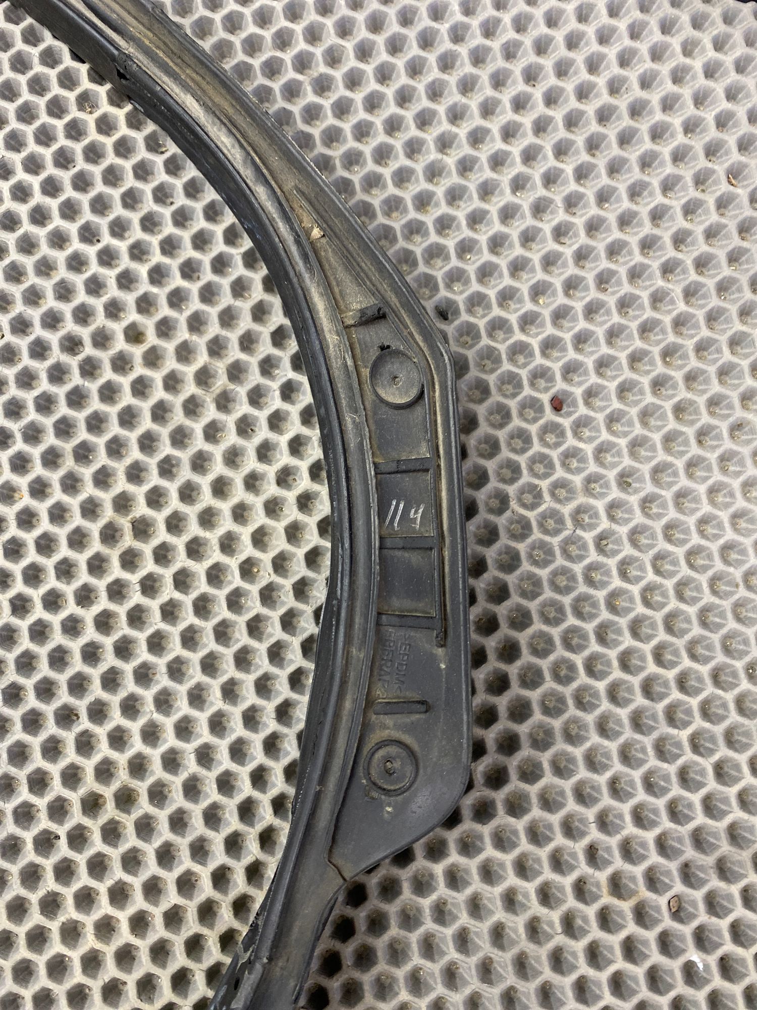 https://ycs.partsauto.market/partsauto-images/thmbs/userImages/c8f07ba63eb5b2f0f6006ea854bf8f7d/part/4c1e1f96-8d7d-4f00-bc47-e319214d6ac6_1777210481625.jpg