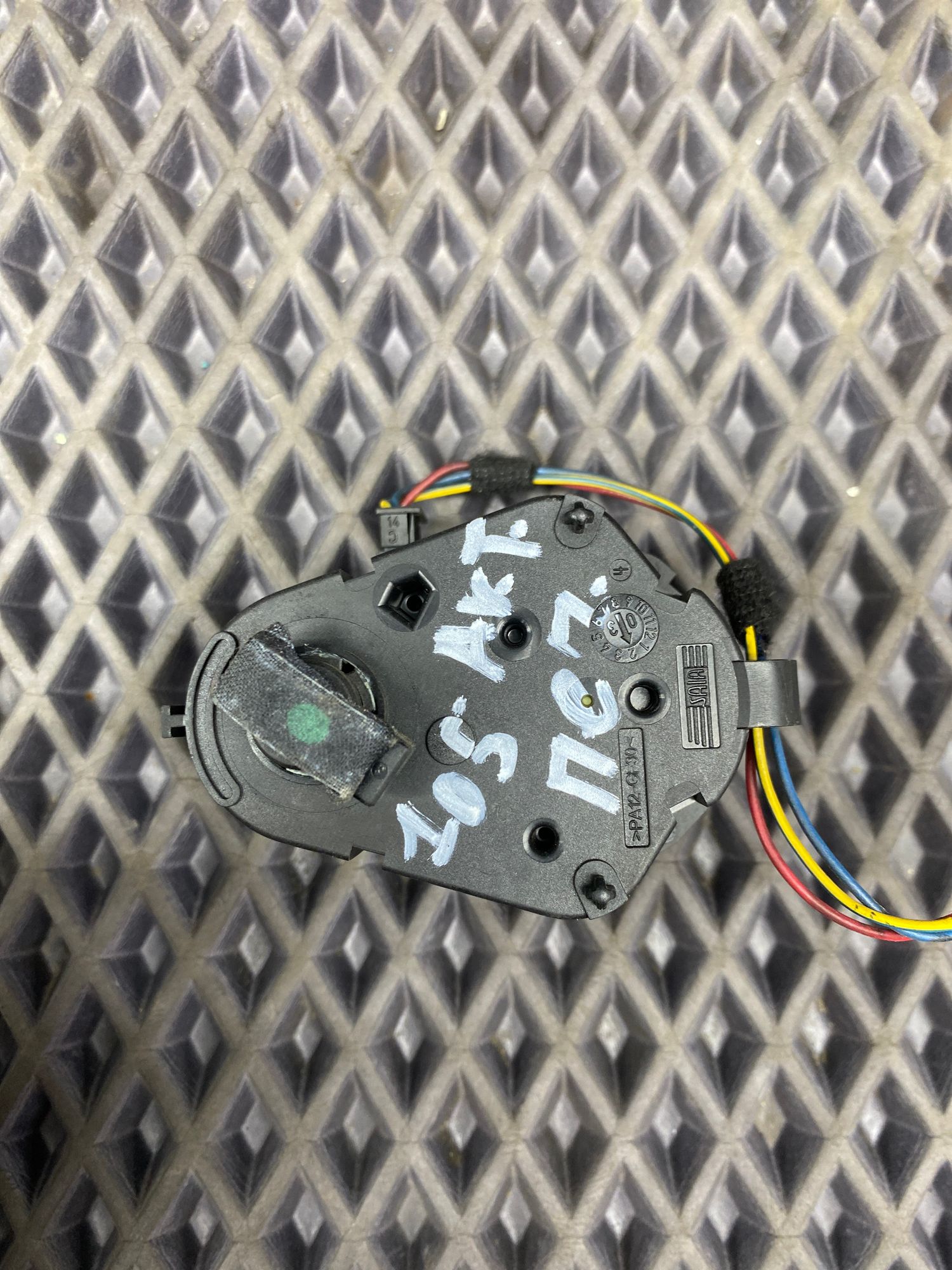 Б/У Сервопривод заслонки печки BMW 7-Series 4 дорест. 2001—2005 2003 Черный, 790 рублей, Краснодар