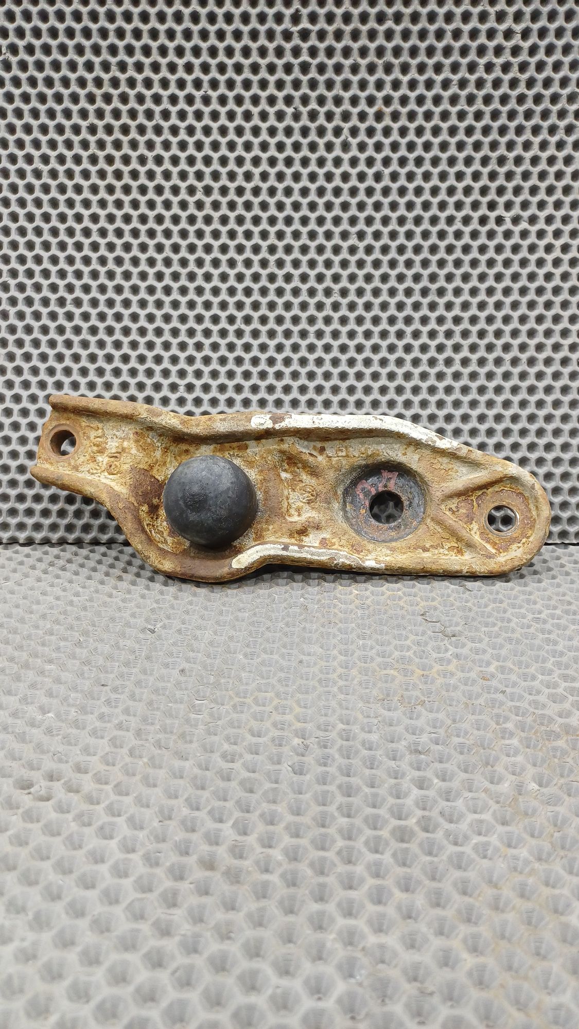 https://ycs.partsauto.market/partsauto-images/thmbs/userImages/c8f07ba63eb5b2f0f6006ea854bf8f7d/part/4c6f0f46-9303-4014-a25c-76dea0756652_1774267424539.jpg