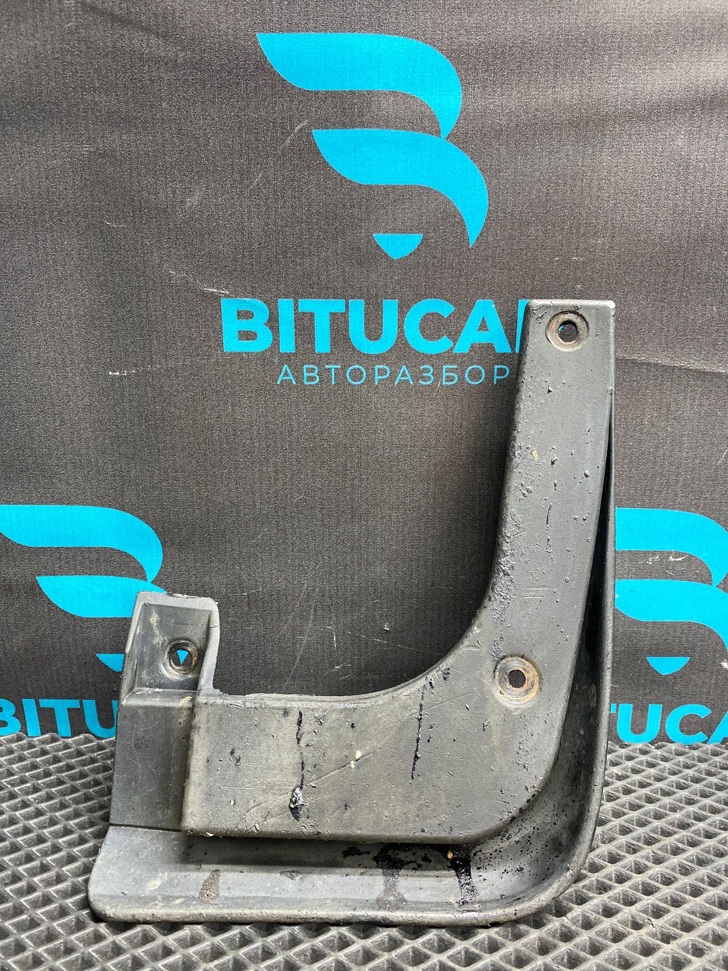 https://ycs.partsauto.market/partsauto-images/thmbs/userImages/c8f07ba63eb5b2f0f6006ea854bf8f7d/part/4d67d83c-547c-4d5b-aec5-7bf08b31f73e_1776335366077.jpg