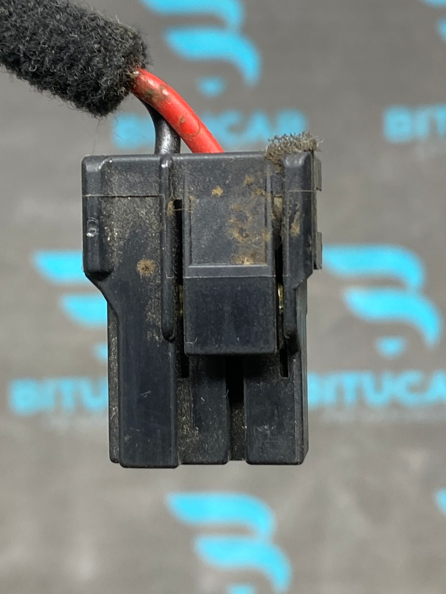 https://ycs.partsauto.market/partsauto-images/thmbs/userImages/c8f07ba63eb5b2f0f6006ea854bf8f7d/part/4d6d21a4-c652-4bb0-948b-48261e0172fe_1777443885957.jpg