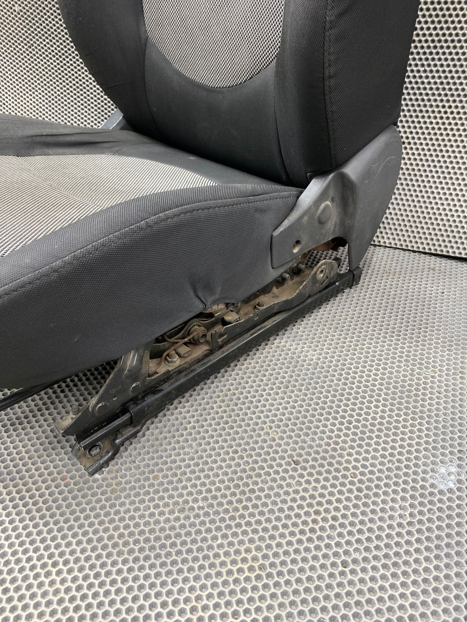 Б/У Сиденье передний правый Hyundai Solaris RB, 6990 рублей, Краснодар