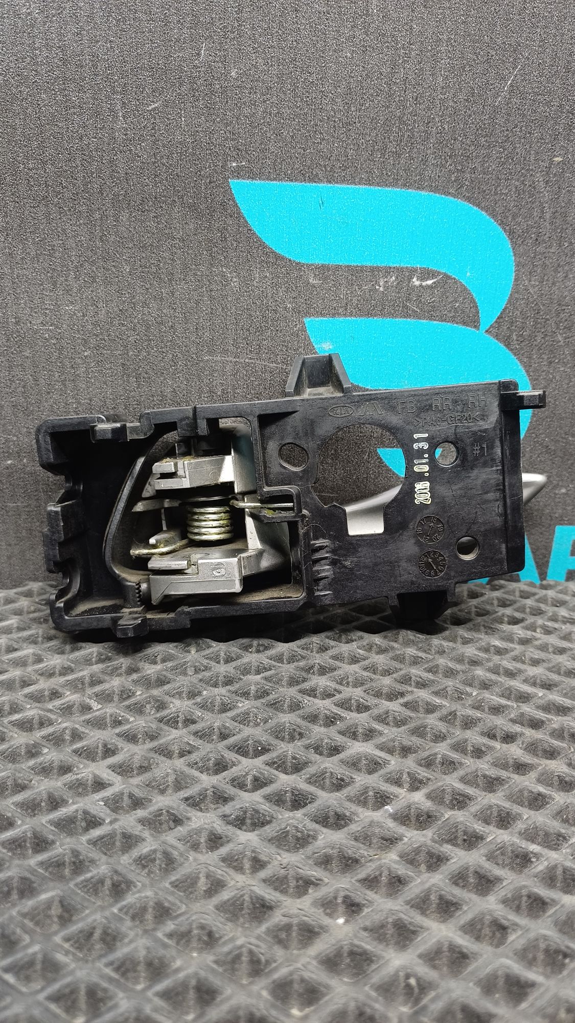 https://ycs.partsauto.market/partsauto-images/thmbs/userImages/c8f07ba63eb5b2f0f6006ea854bf8f7d/part/4dde9b0c-6d29-4592-bf5d-f50fd5eccf83_1776846021485.jpg