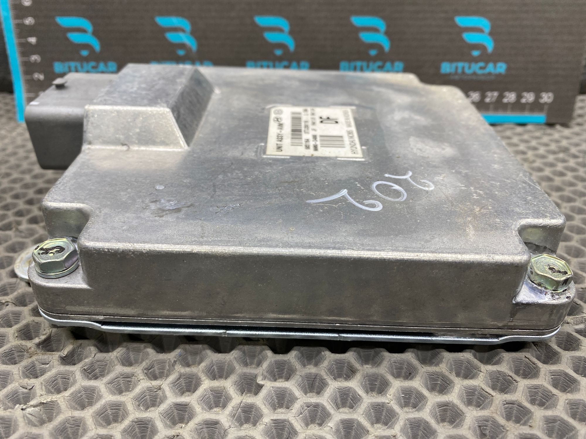 https://ycs.partsauto.market/partsauto-images/thmbs/userImages/c8f07ba63eb5b2f0f6006ea854bf8f7d/part/4e1069ff-c62f-45da-a7a6-a200c09371d9_1777806893386.jpg