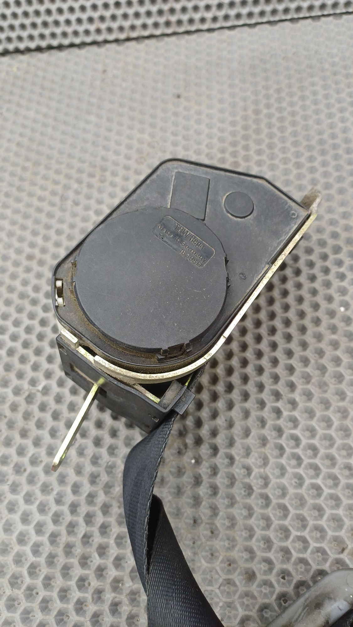 https://ycs.partsauto.market/partsauto-images/thmbs/userImages/c8f07ba63eb5b2f0f6006ea854bf8f7d/part/4e48550c-b338-4ee8-b66c-9a522984049c_1774346971108.jpg