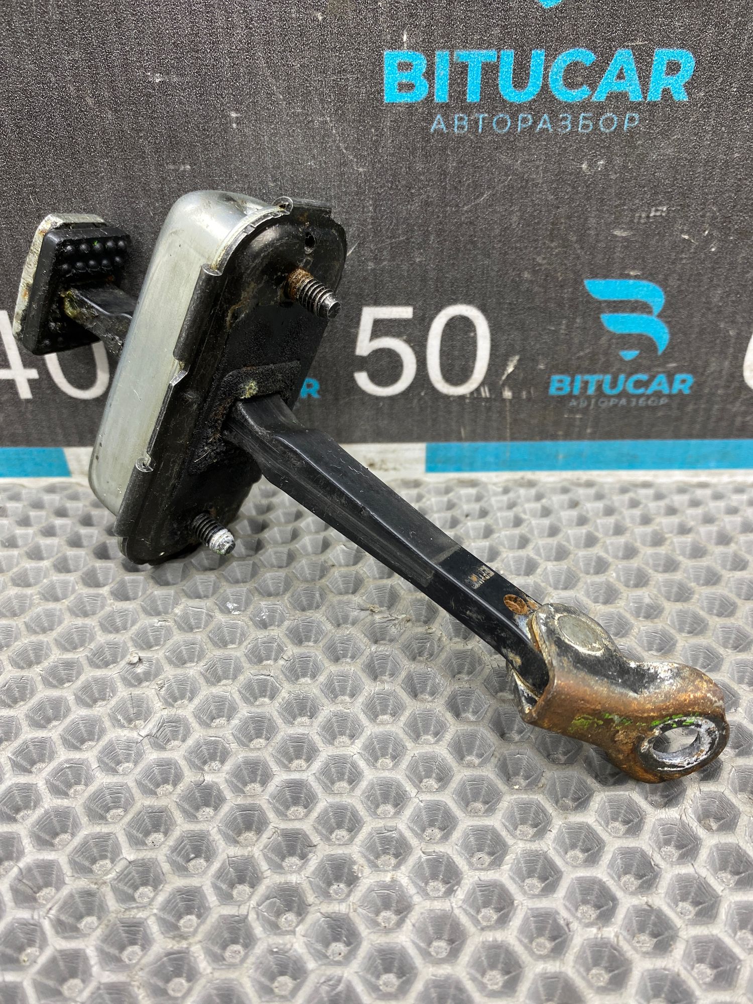 https://ycs.partsauto.market/partsauto-images/thmbs/userImages/c8f07ba63eb5b2f0f6006ea854bf8f7d/part/4ebbf27e-3130-4920-b62c-0dc1b6b8f6dc_1775044527548.jpg