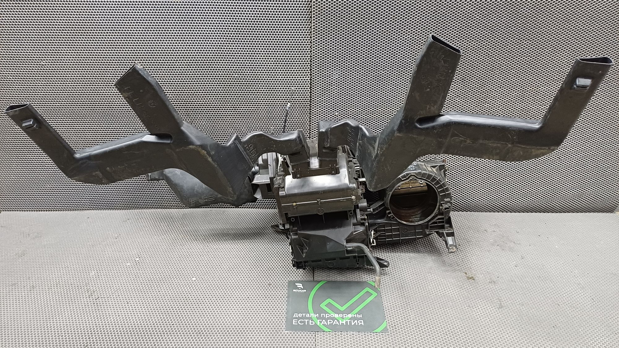 Б/У Корпус отопителя Toyota CARINA E 6 дорест. 1992—1996 1994 Зеленый, 990 рублей, Краснодар