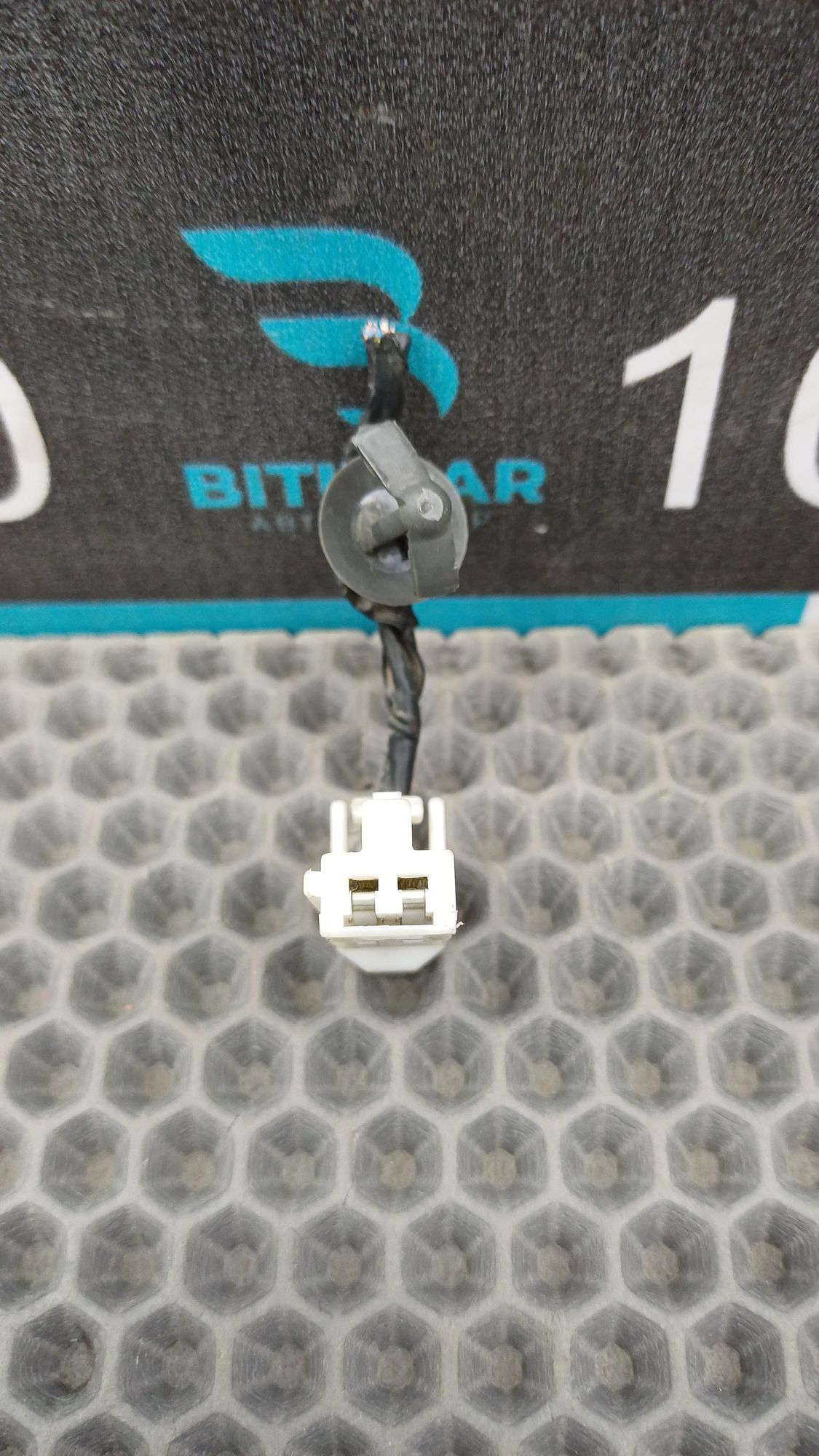 Б/У Фишка проводки сидения переднего правого Kia Ceed 2 JD (G4FG) 1.6L MT 2015 Хэтчбек, 499 рублей, Краснодар