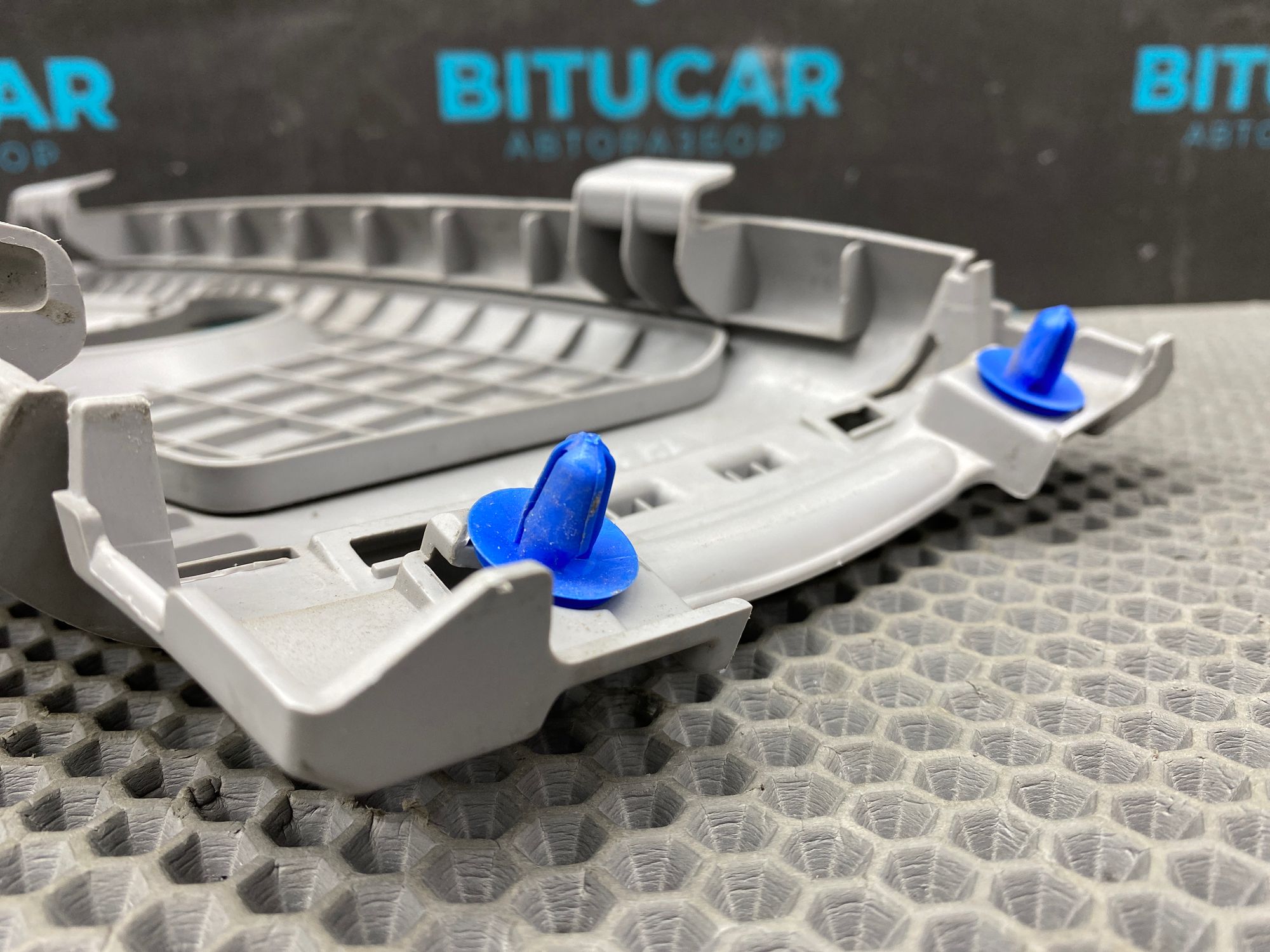 https://ycs.partsauto.market/partsauto-images/thmbs/userImages/c8f07ba63eb5b2f0f6006ea854bf8f7d/part/4f3bdb40-42fb-48cd-beb0-c59ff725d4fb_1777018897264.jpg
