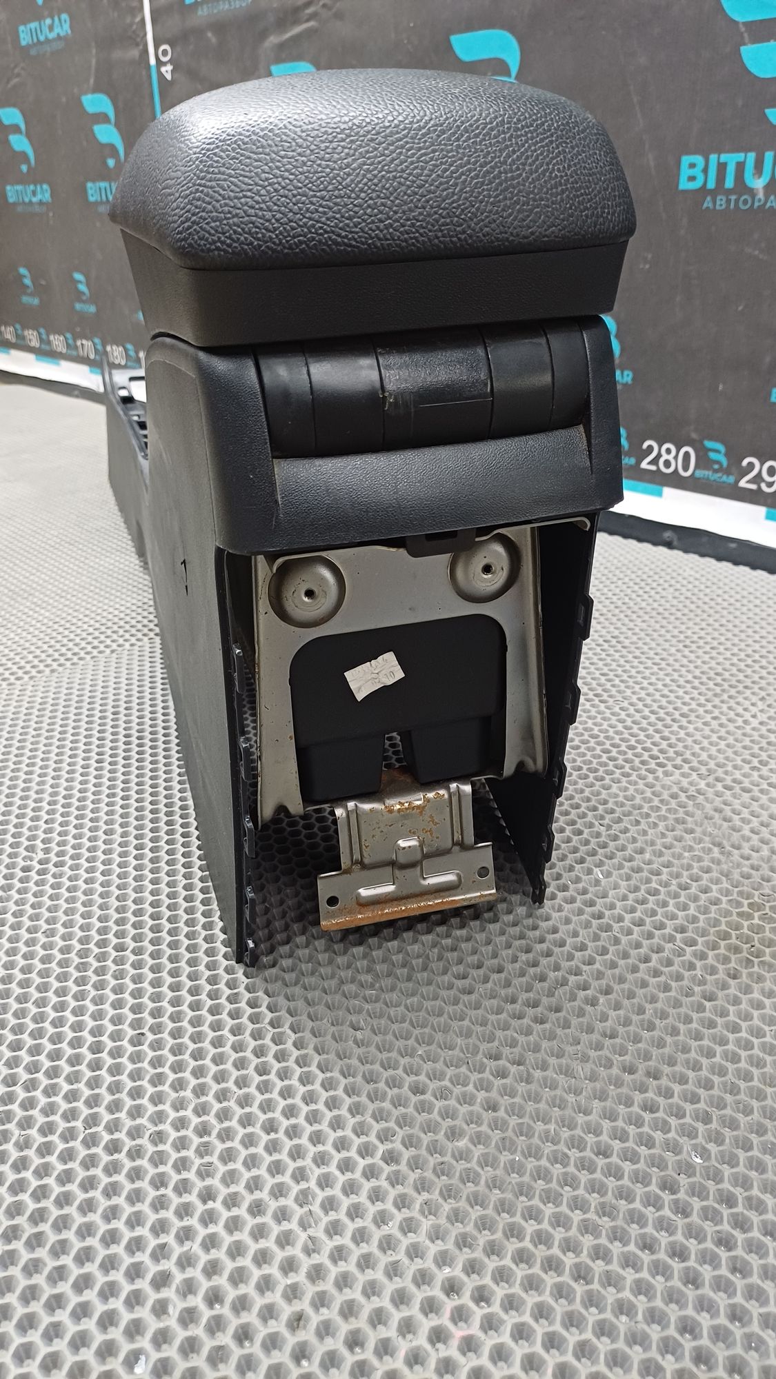 https://ycs.partsauto.market/partsauto-images/thmbs/userImages/c8f07ba63eb5b2f0f6006ea854bf8f7d/part/4f6d556d-d2ee-49cd-ae21-24f801b73bcc_1775044695282.jpg