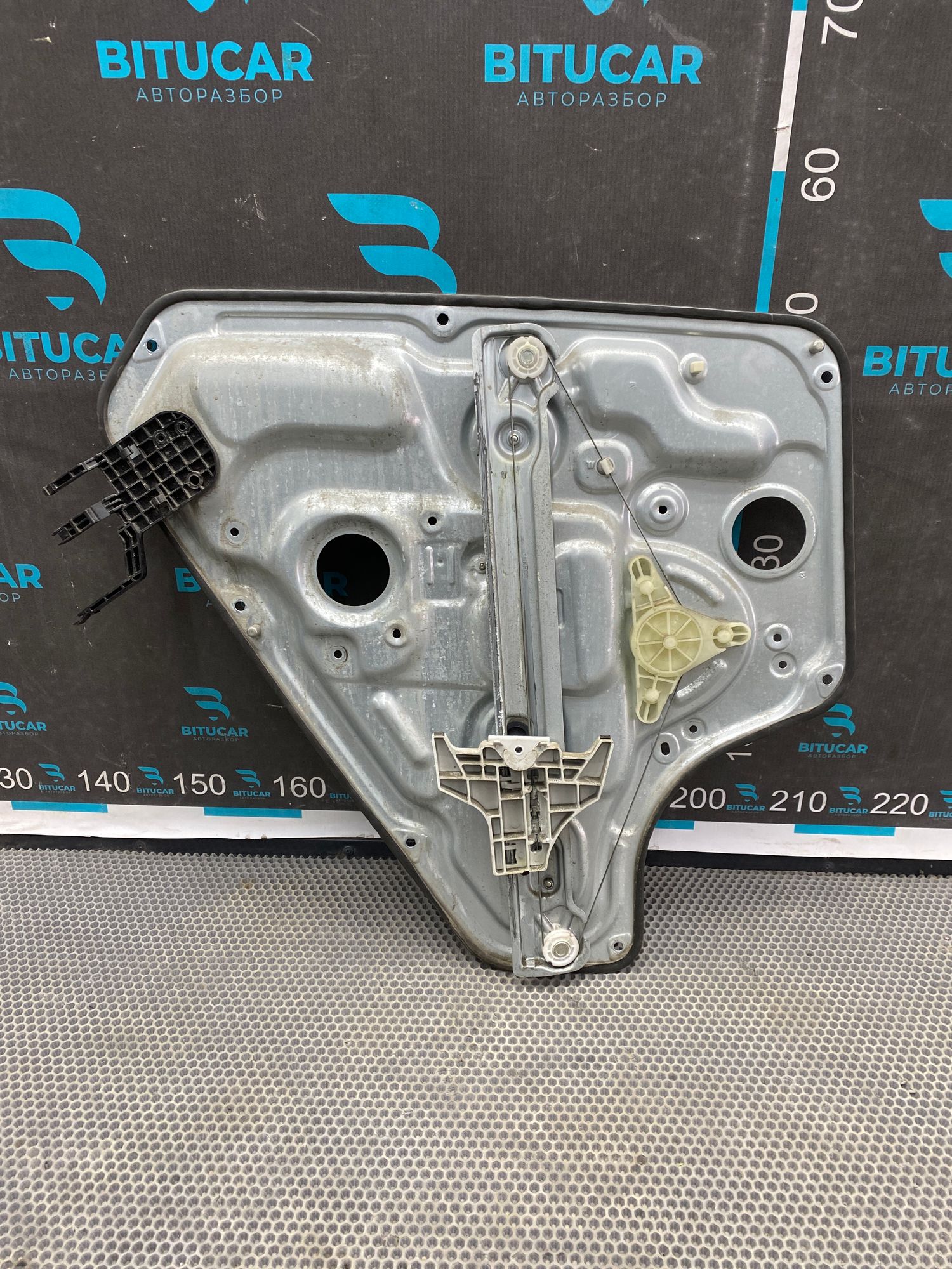 https://ycs.partsauto.market/partsauto-images/thmbs/userImages/c8f07ba63eb5b2f0f6006ea854bf8f7d/part/4f7a68f5-2d59-4e90-9786-fa9c839ed05e_1770885933934.jpg