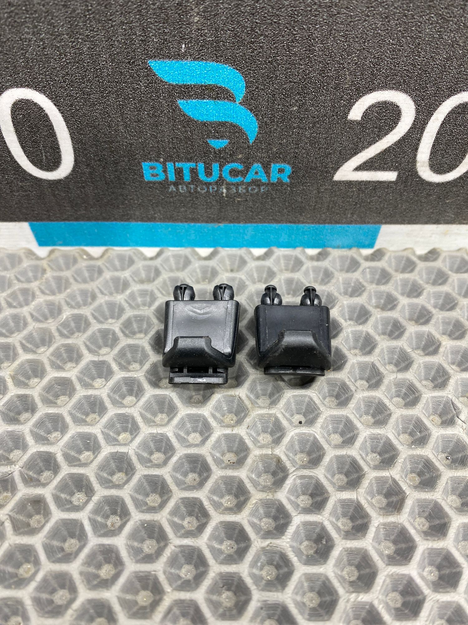 https://ycs.partsauto.market/partsauto-images/thmbs/userImages/c8f07ba63eb5b2f0f6006ea854bf8f7d/part/4f8edfd6-0e91-4493-a666-bab81c8d39f0_1775223131451.jpg