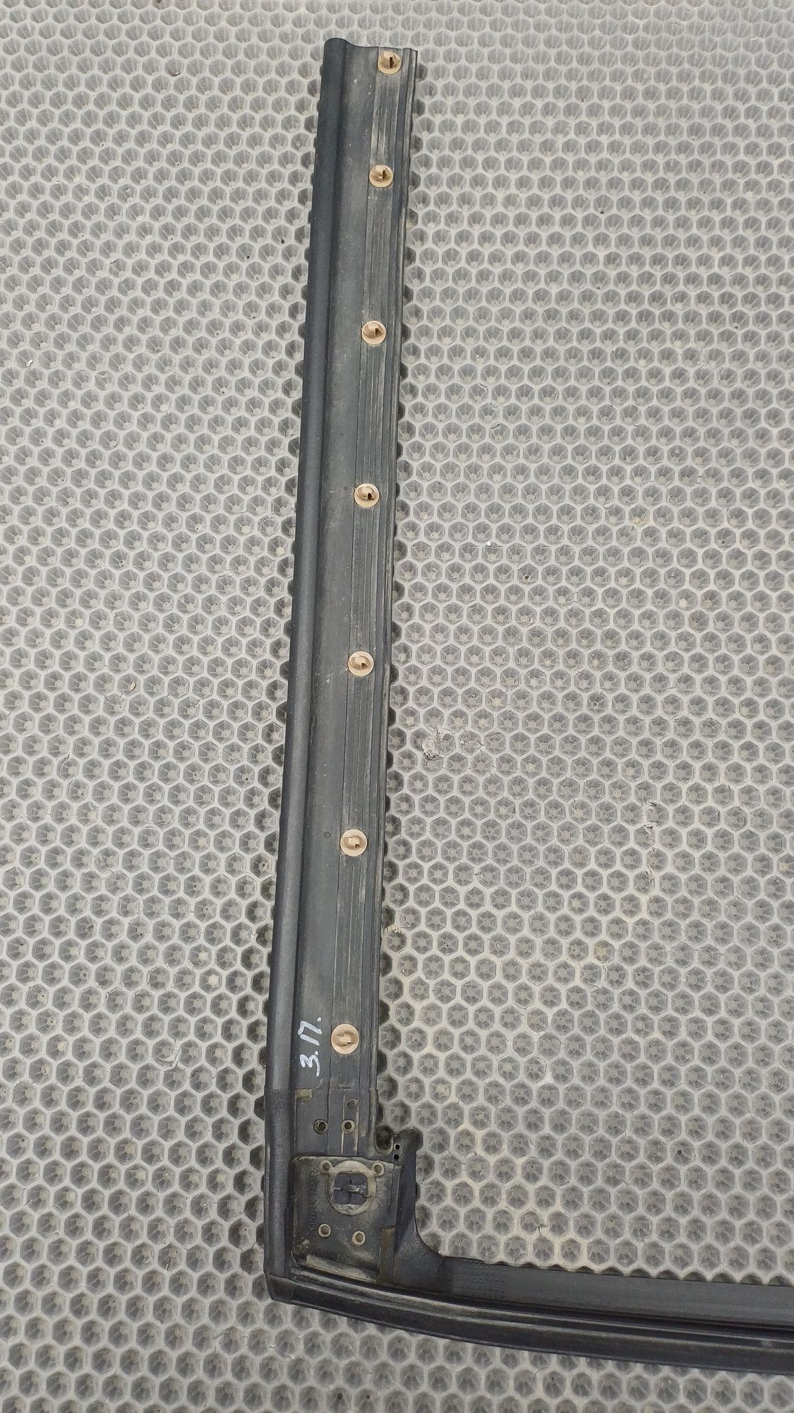 Б/У Уплотнитель стекла внешний задней правой двери Kia Optima 4 JF (G4KJ) 2.4L AT 2019 GT-Line, 790 рублей, Краснодар